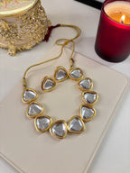 Sleek Kundan Necklace With Stud
