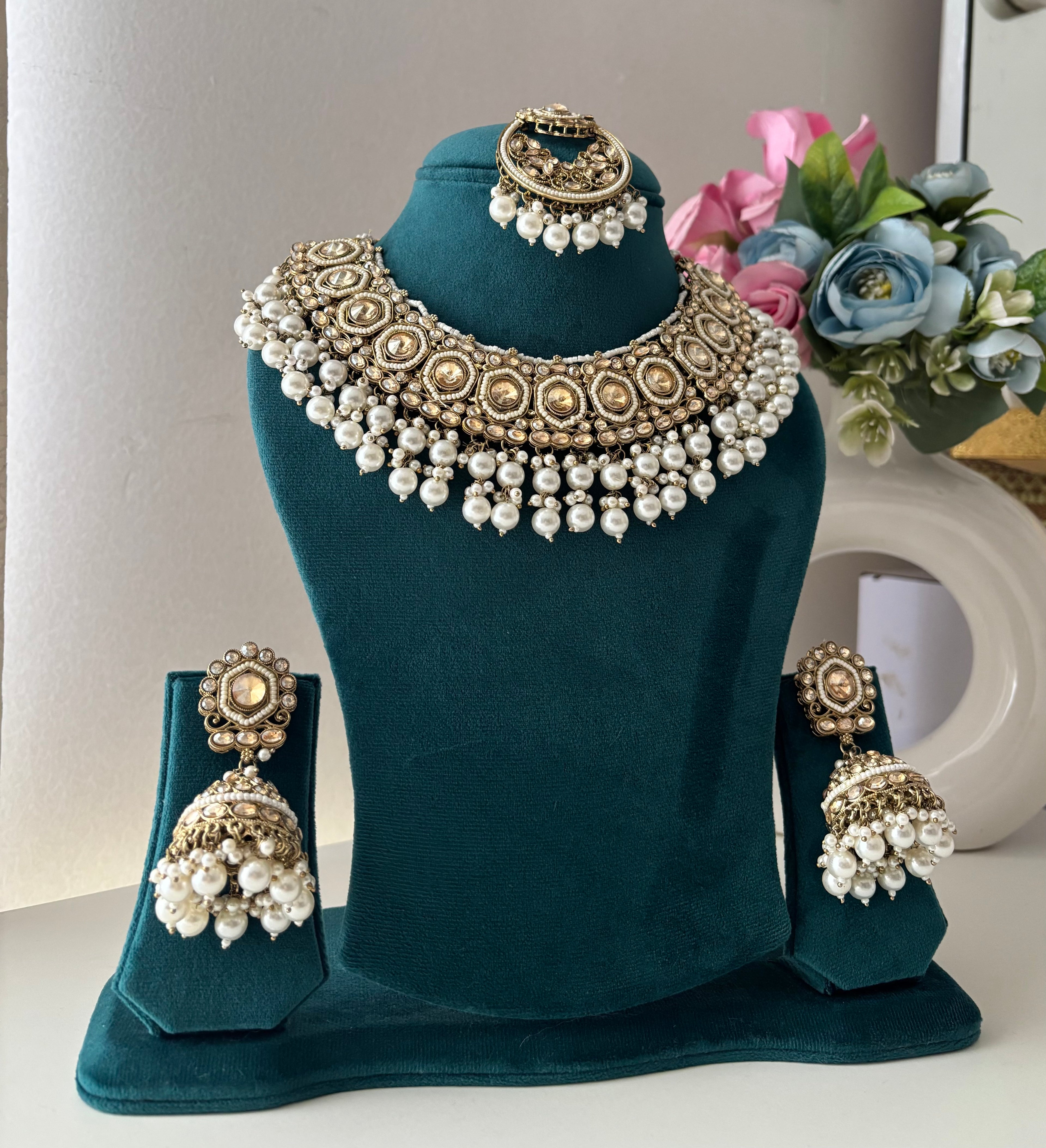Classic Champagne & Pearl Touch Necklace With Mang Tikka & Jhumkas
