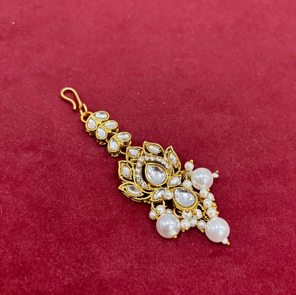 Kajal Choker Set With Mang Tikka & Jhumkas