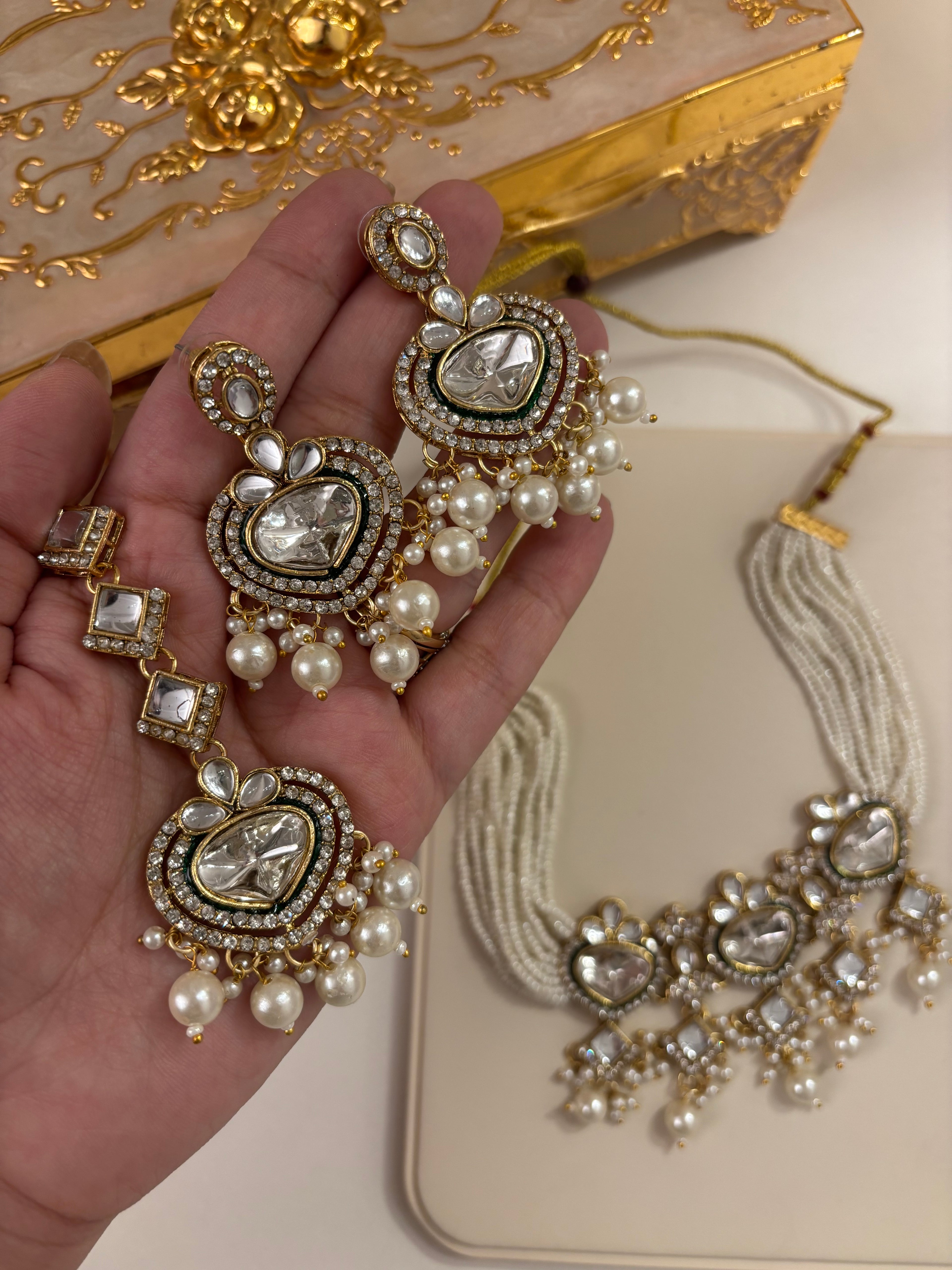 High Quality Designer Choker Set With Mang Tikka & Earrings