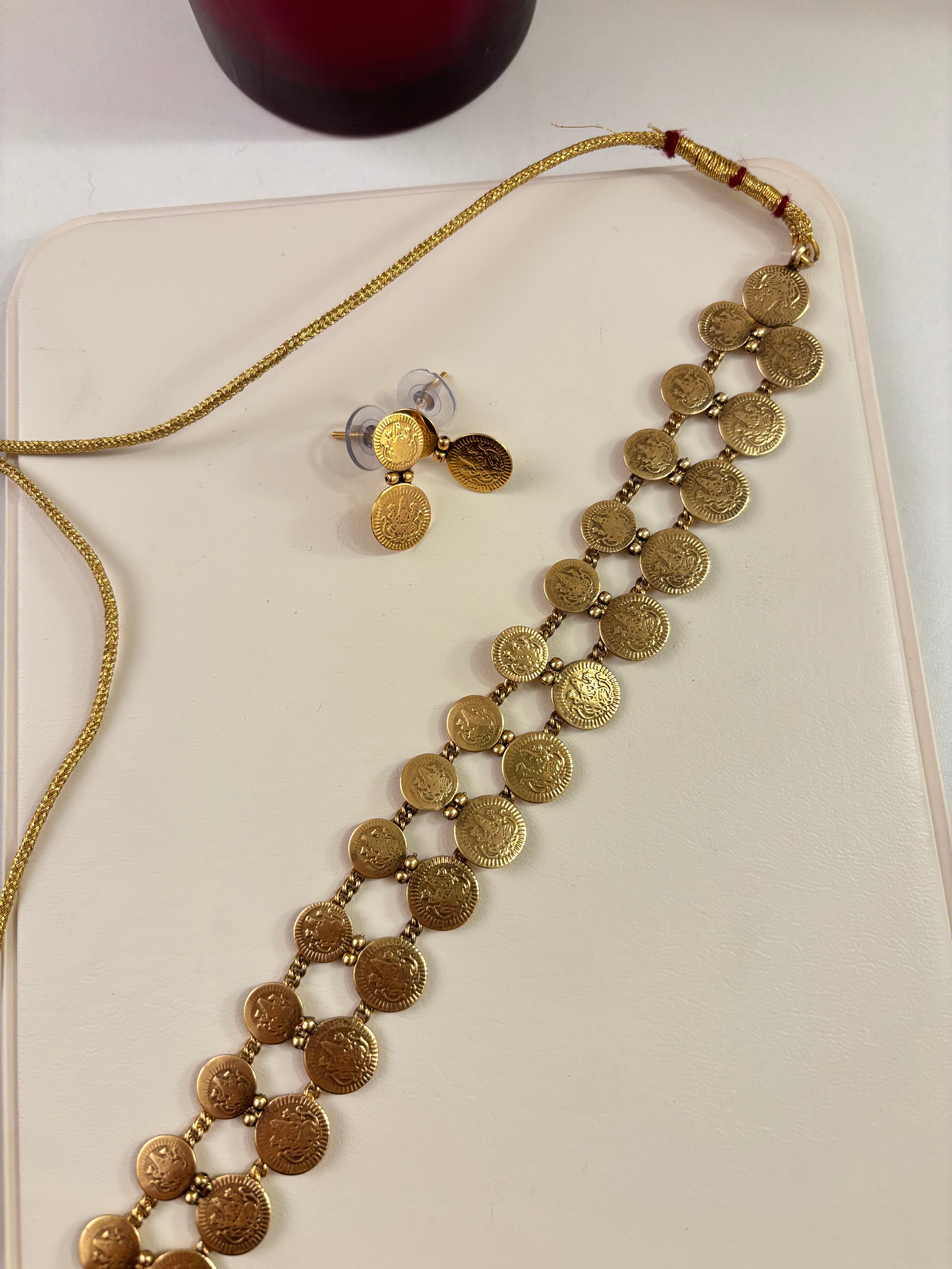 Gold Look Ginny Choker Set With Stud Design-2