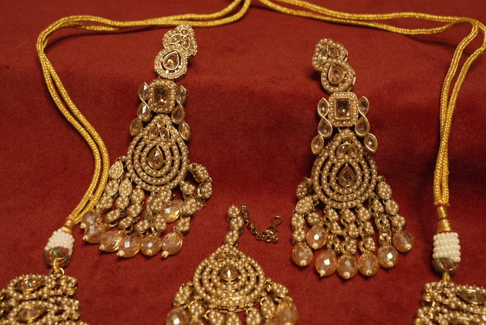 Heavy Look Pakistani Style Layer Necklace With Mang Tikka & Long Earrings With Side Passa