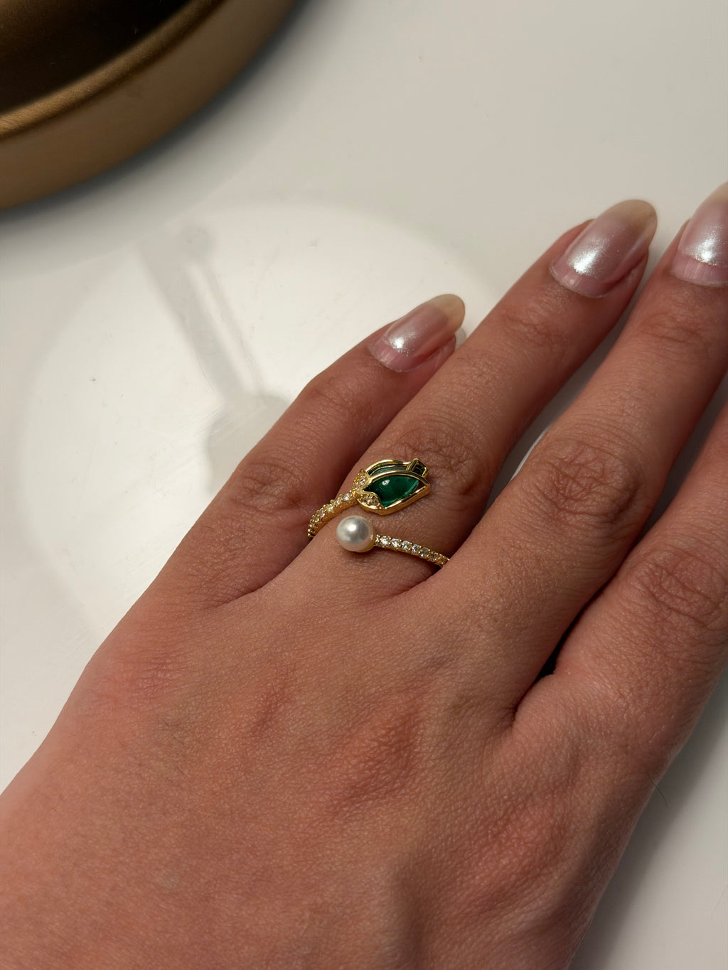 The Oddit Leaf Adjustable Ring