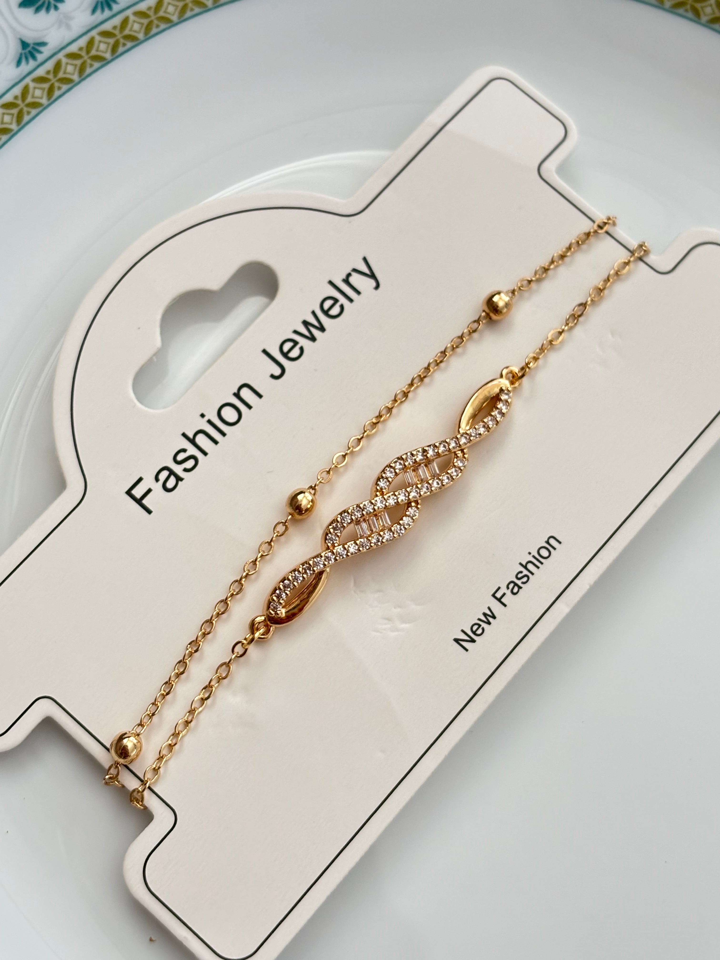 The Twist Adjustable Bracelet