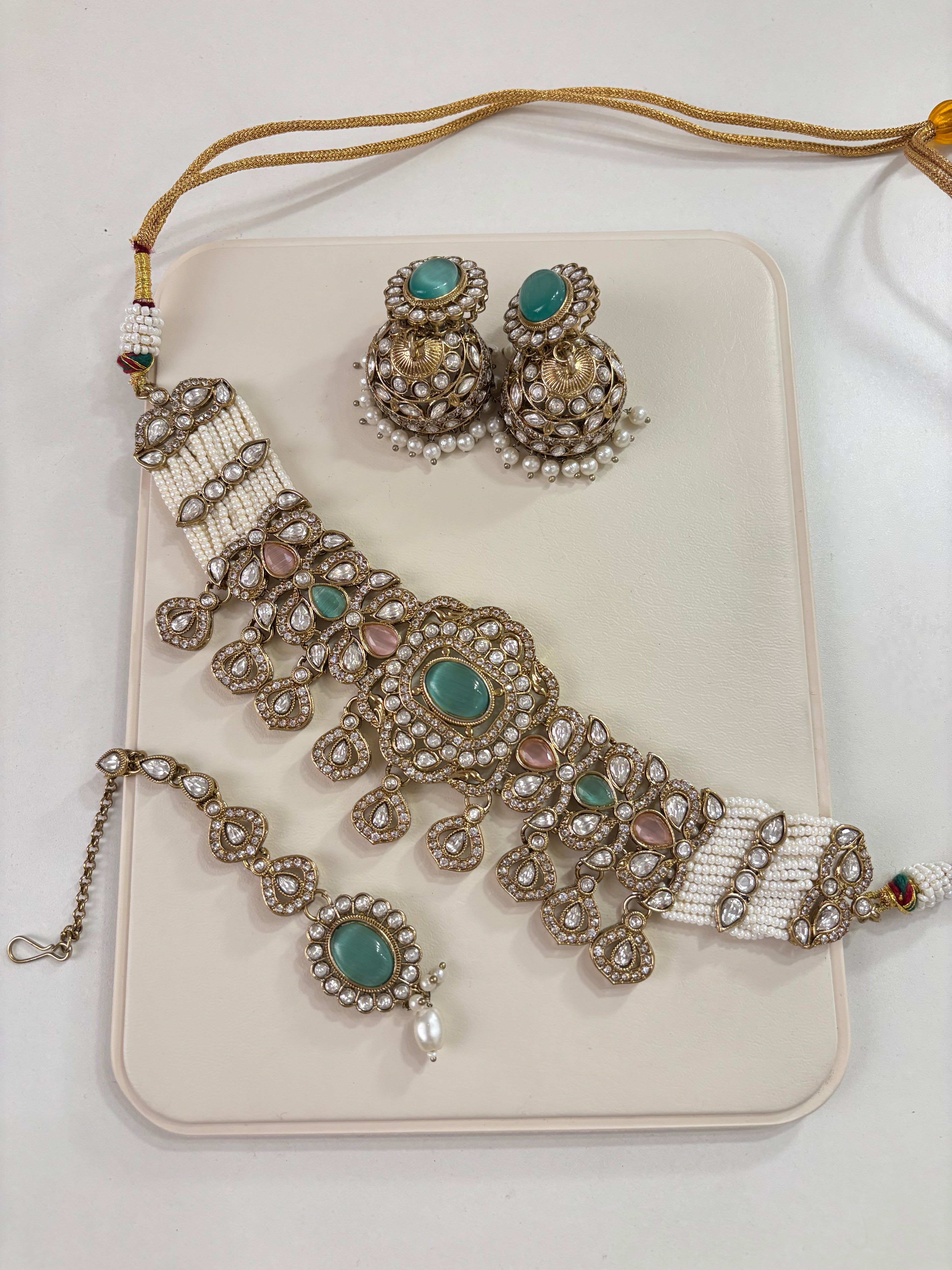 Premium Choker Choker Set With Mang Tikka & Jhumkas Moissanite Work (Pink/Mint)