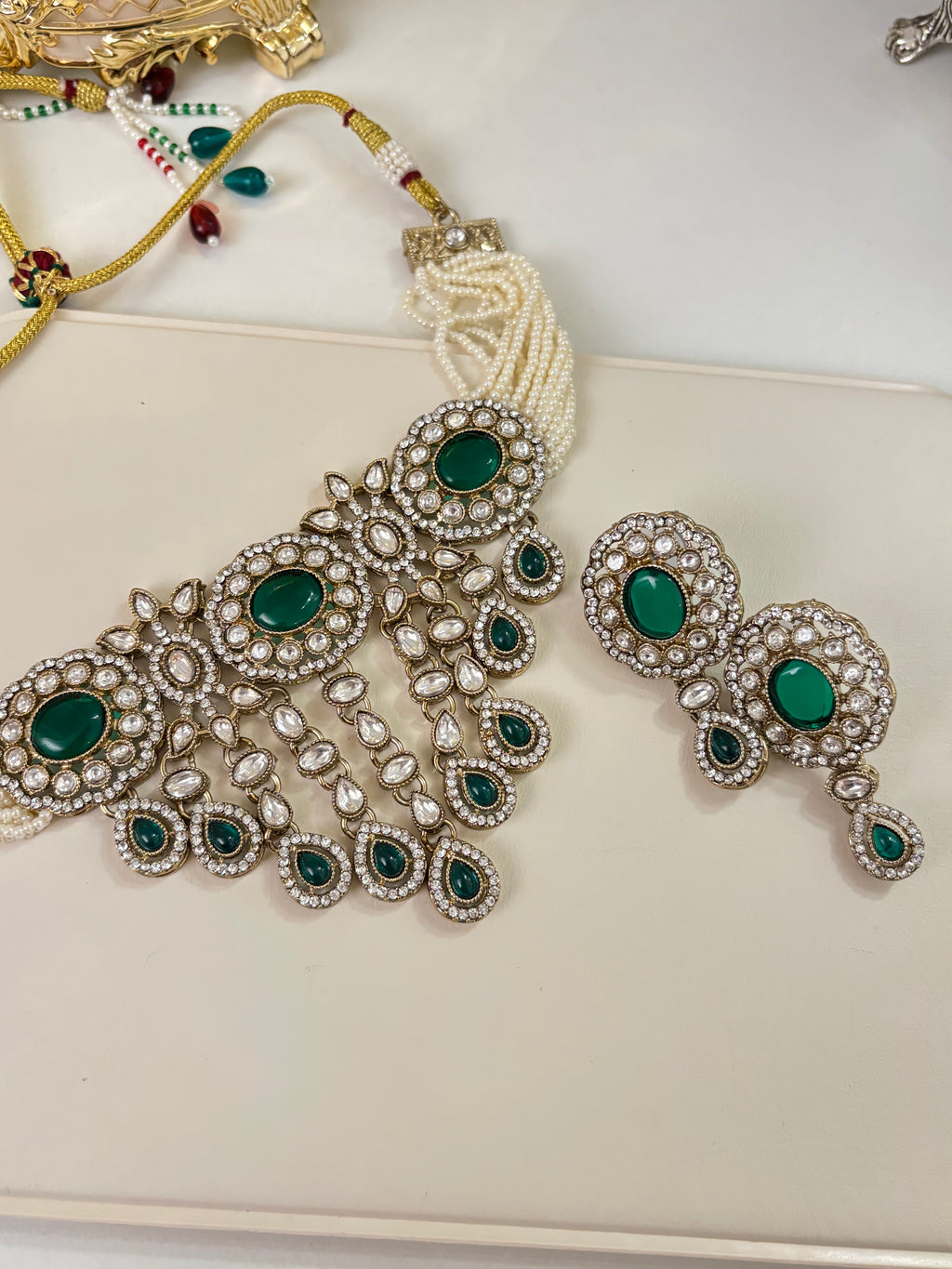 Bano Emerald Necklace In Layer Touch With Earrings