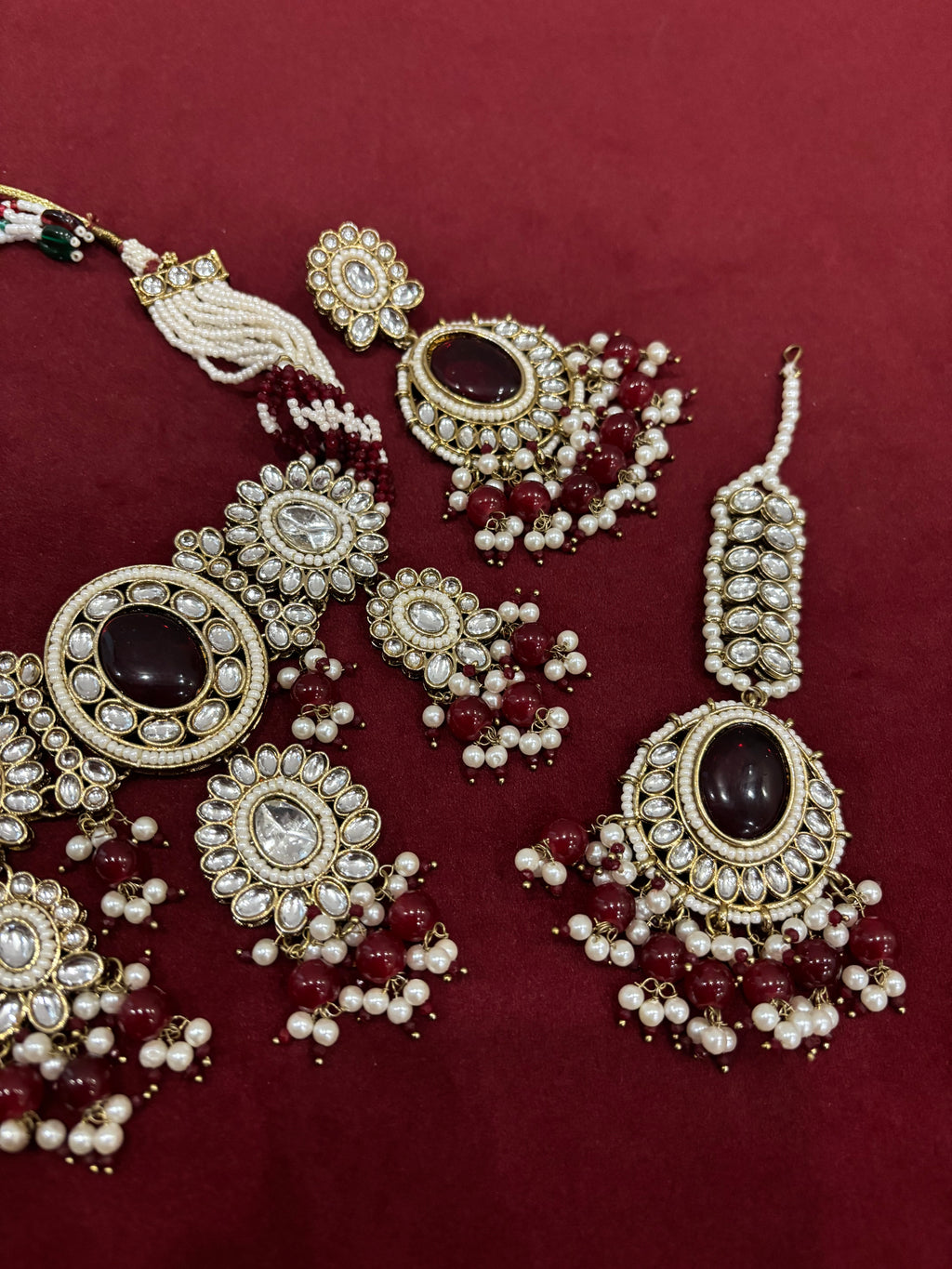 Neeti Maroon Heavy Look Choker Set With Mang Tikka & Earrings
