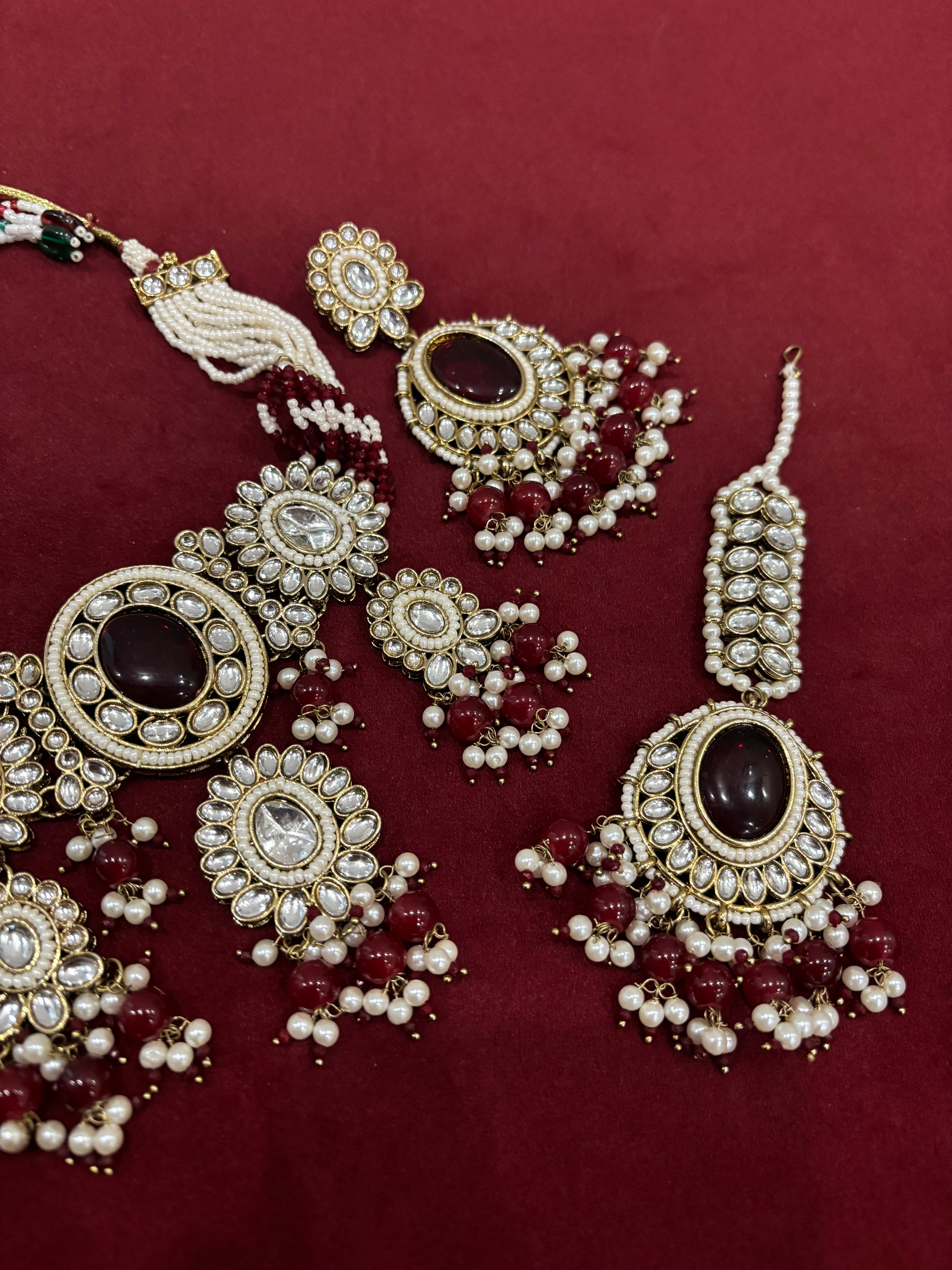 Neeti Maroon Heavy Look Choker Set With Mang Tikka & Earrings