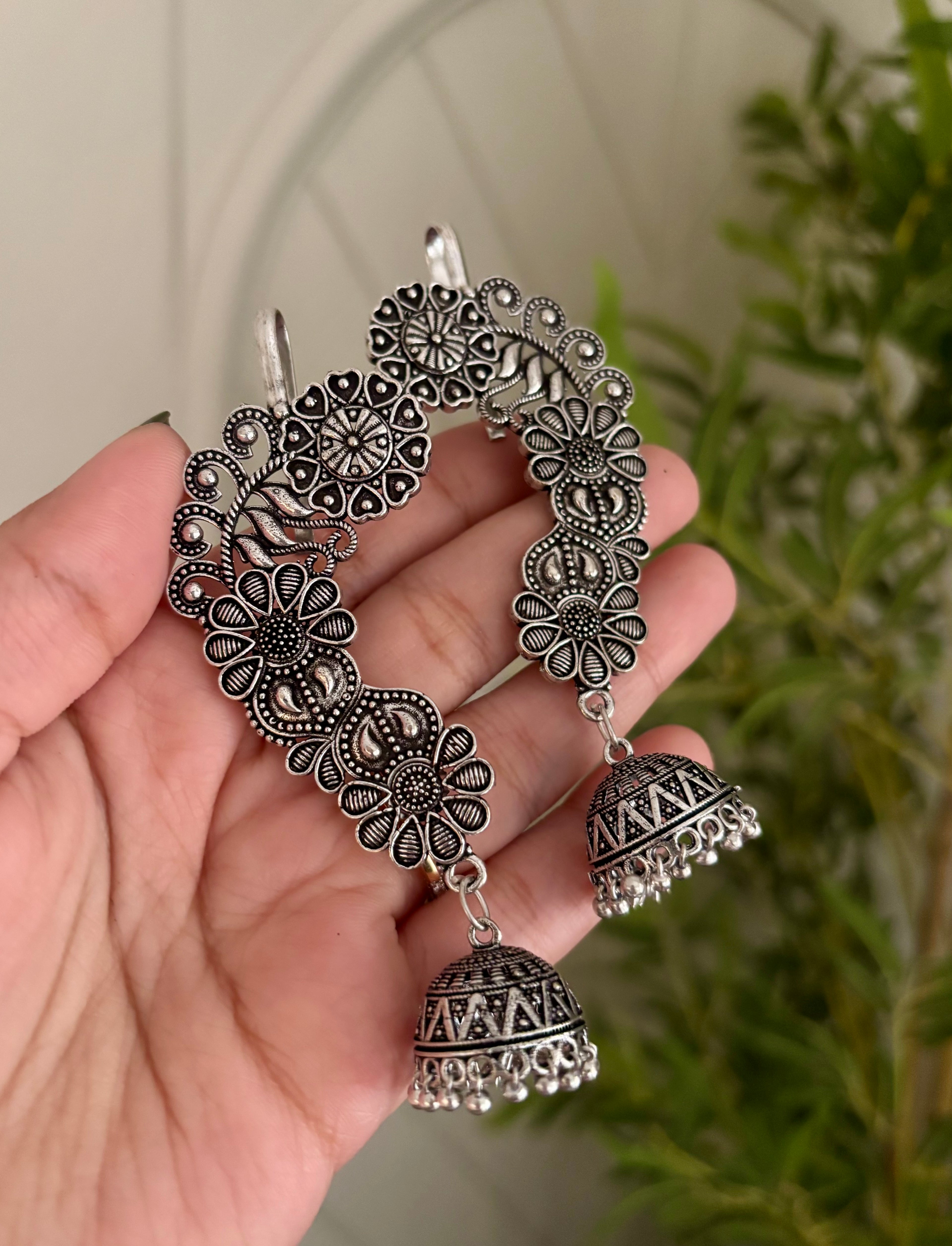 High Quality Designer Flower Silver Earcuff
