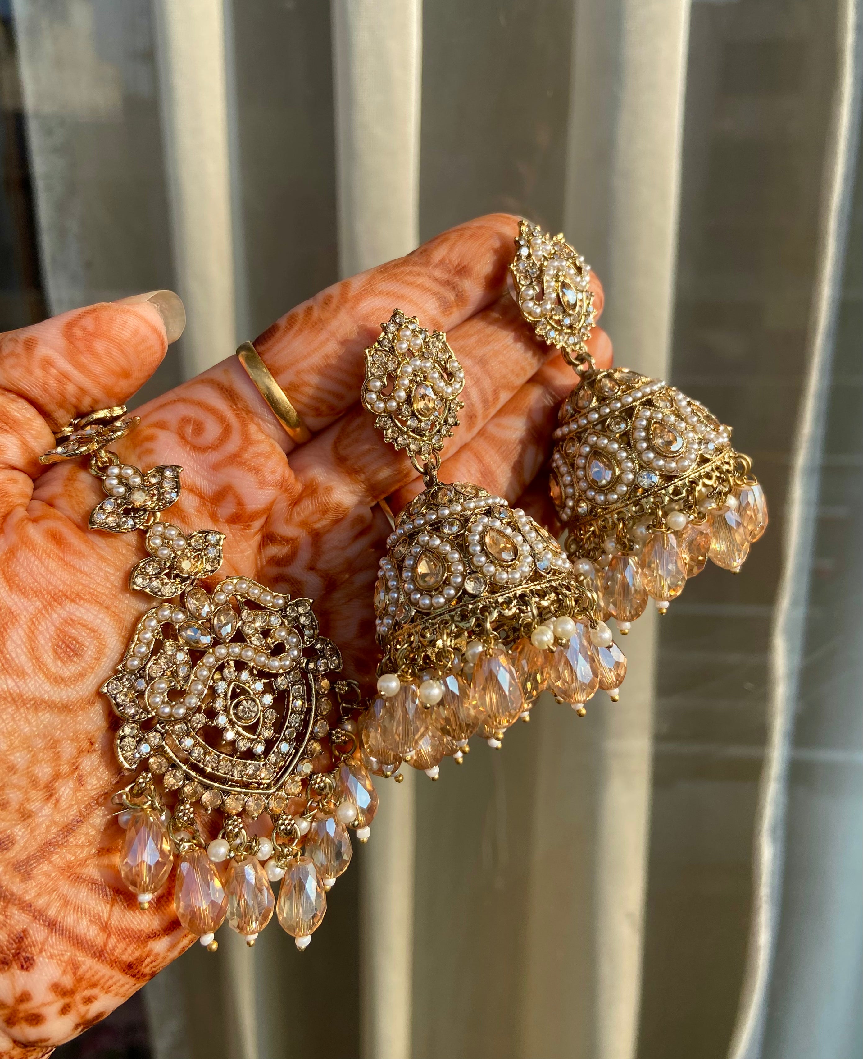 Mang Tikka & Jhumkas with Champagne Touch