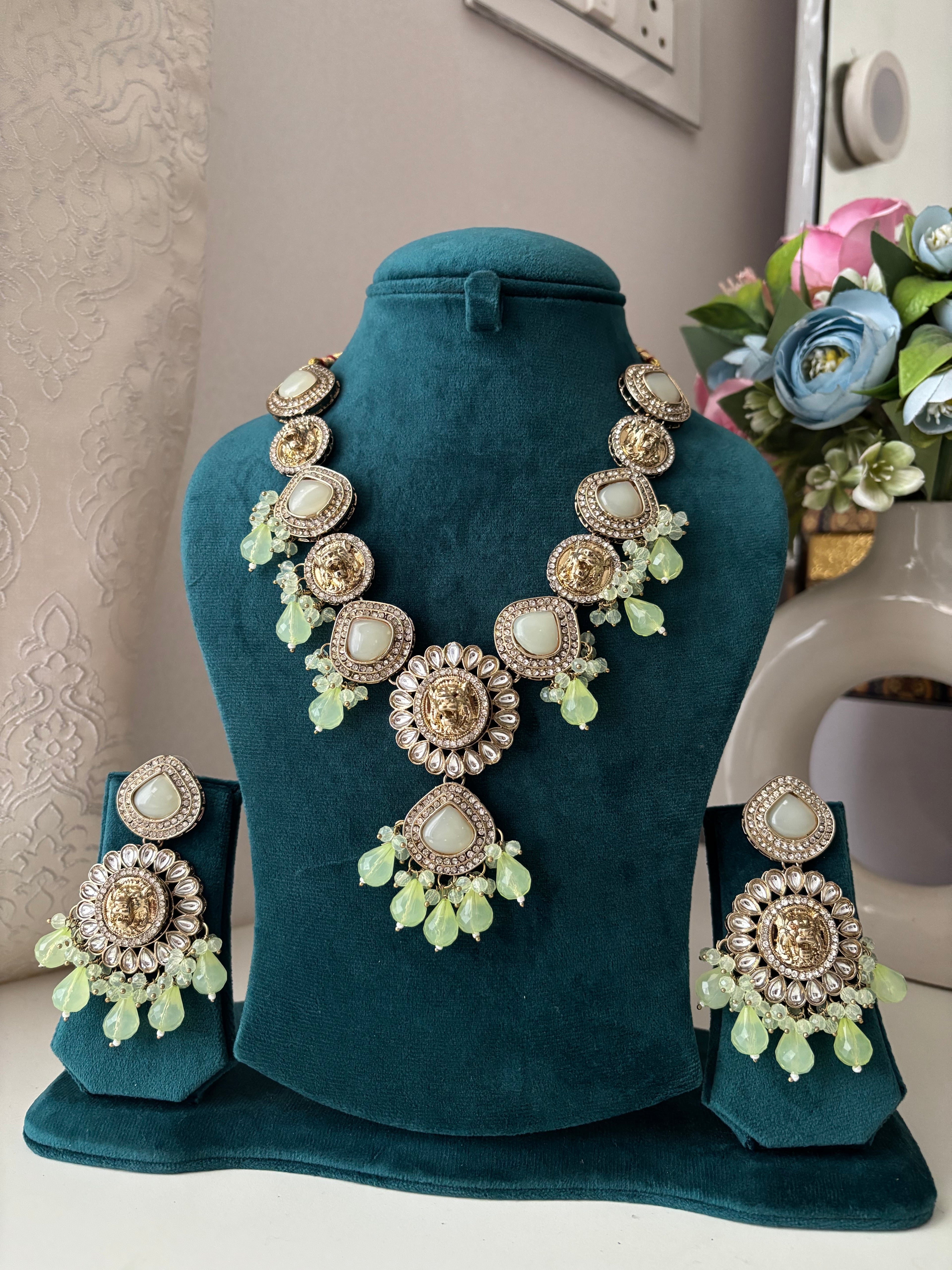 Sabya Necklace With Earrings (Mint)