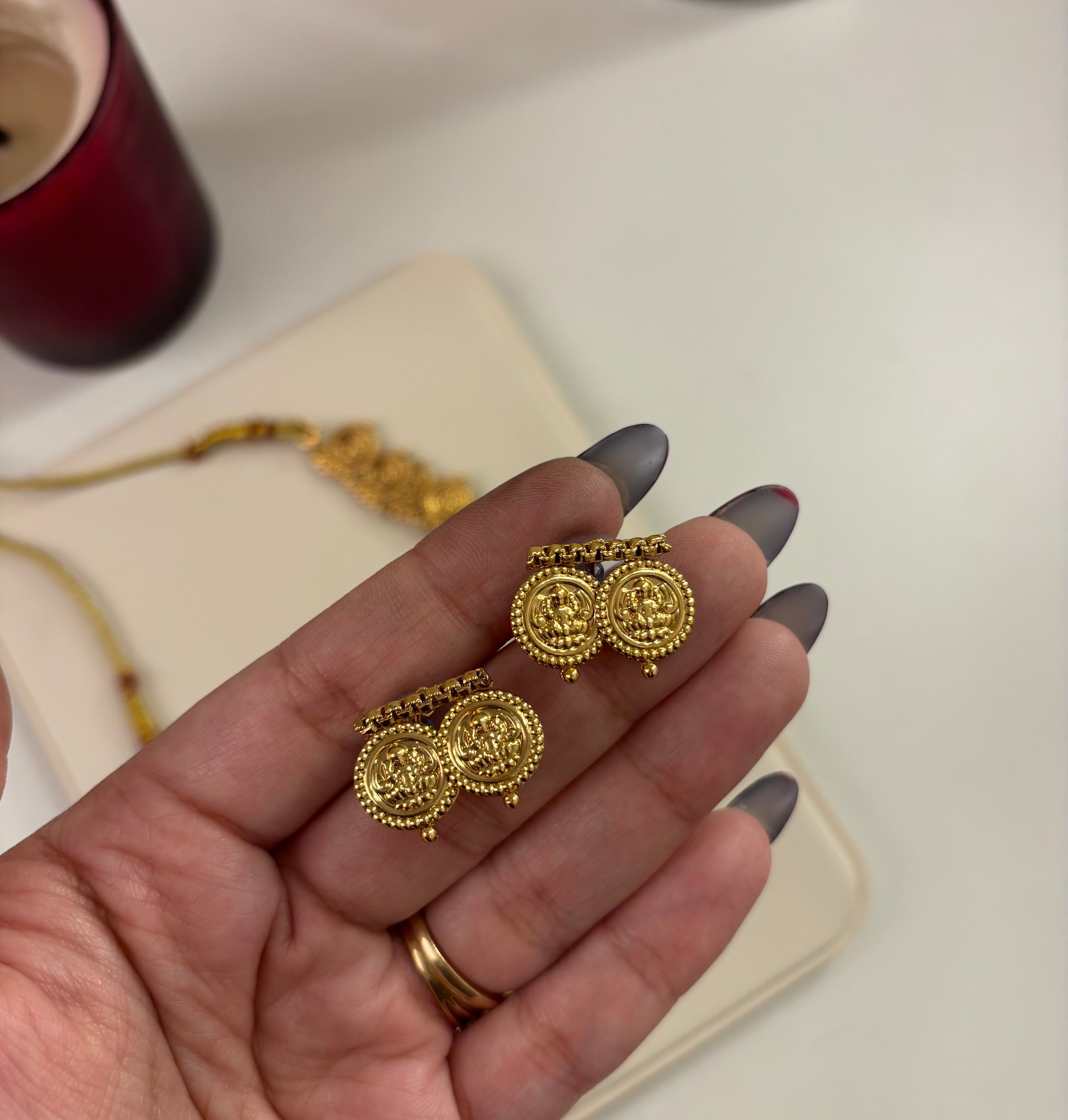 Gold Look Ginny Necklace With Stud Design-3