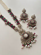 Sakshi Long Haar With Earrings (Pink/Green)
