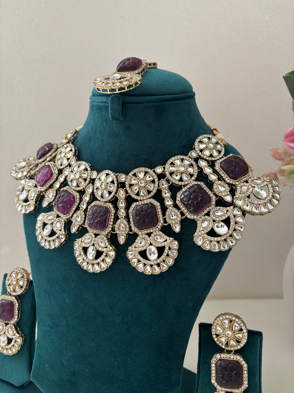 High Quality Designer Kundan Heavy Look Necklace With Mang Tikka & Earrings (Dark Onion)