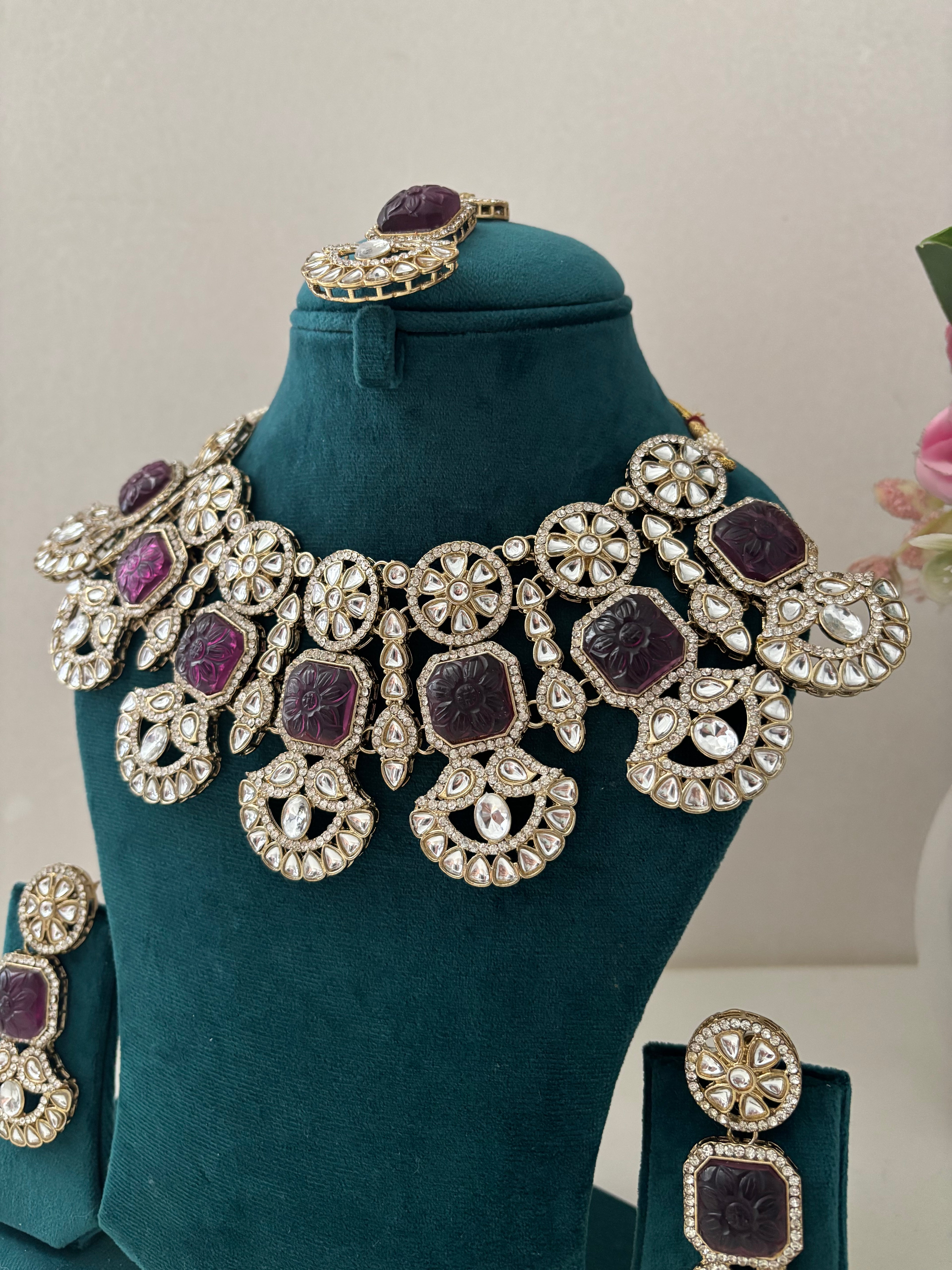 High Quality Designer Kundan Heavy Look Necklace With Mang Tikka & Earrings (Dark Onion)