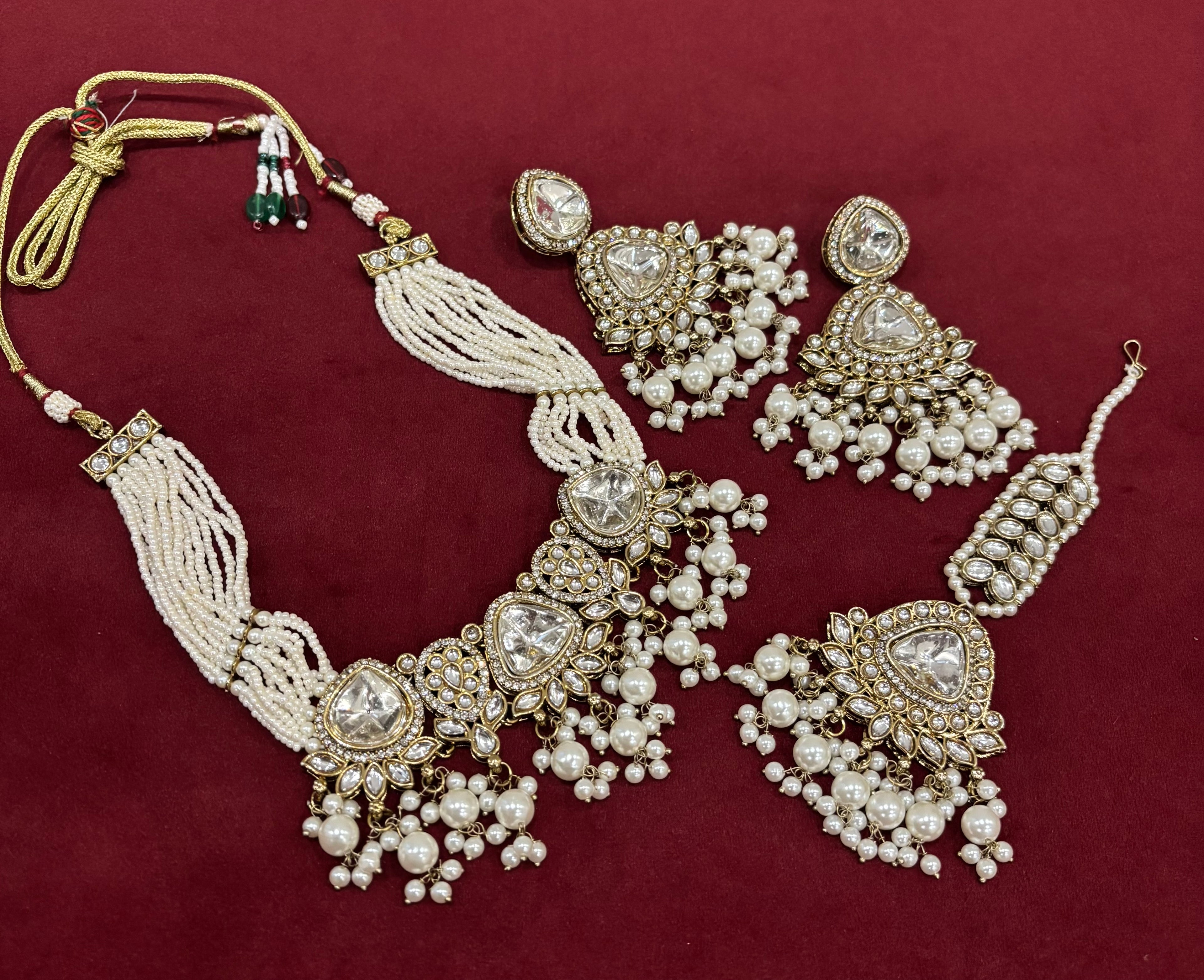 Ivory Navneet Heavy Look Choker Set With Mang Tikka & Earrings