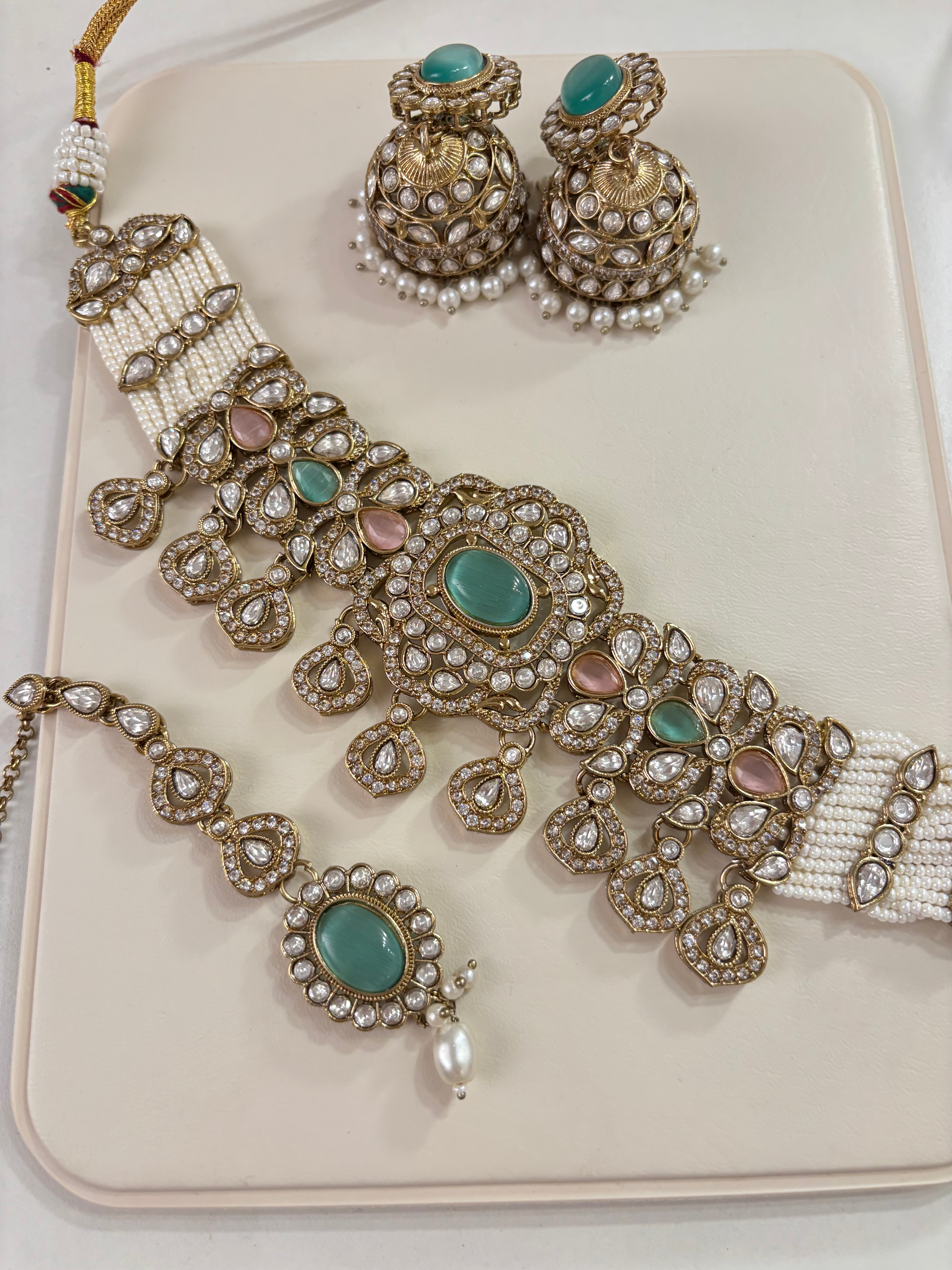 Premium Choker Choker Set With Mang Tikka & Jhumkas Moissanite Work (Pink/Mint)