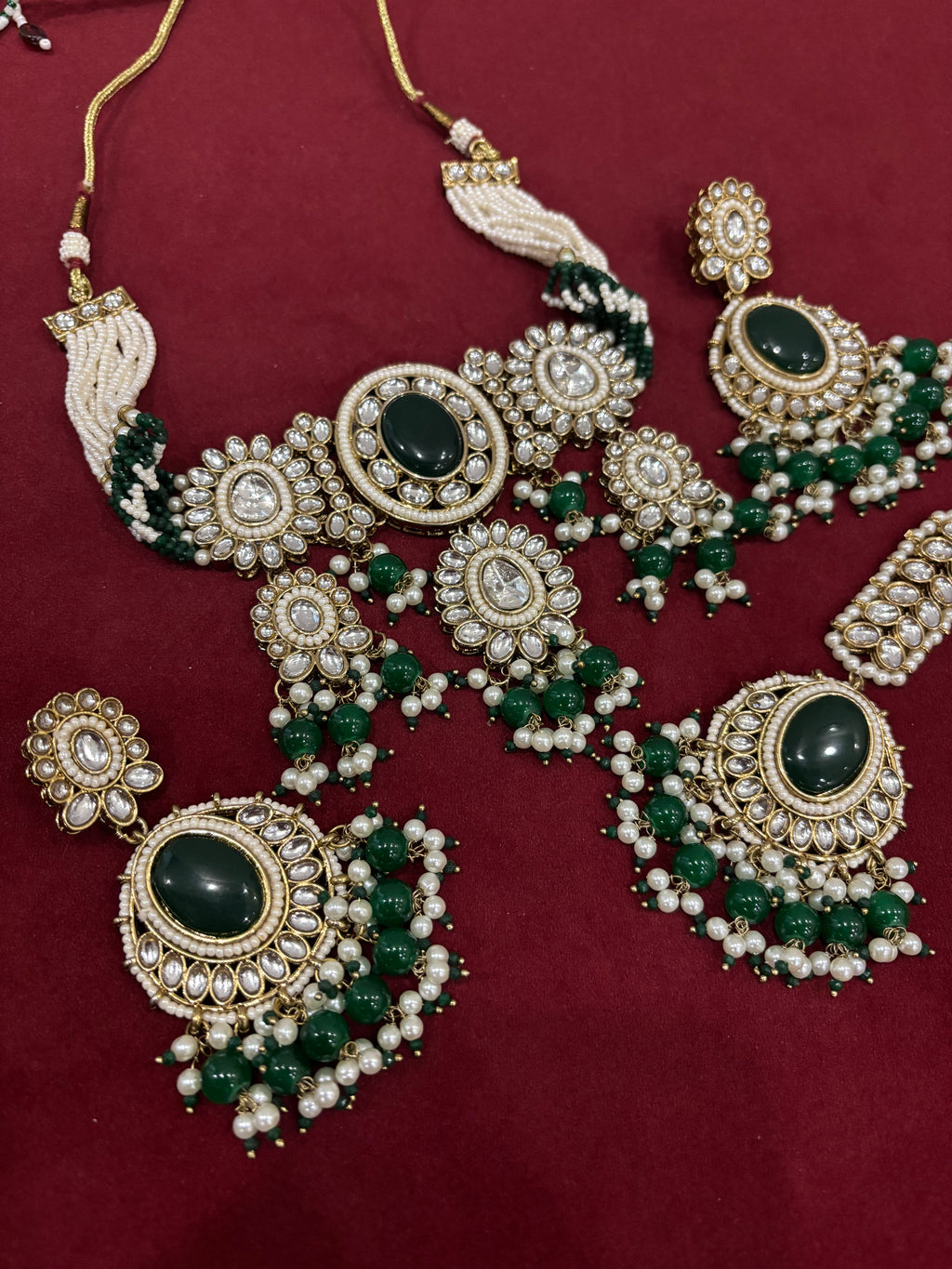 Neeti Green Heavy Look Choker Set With Mang Tikka & Earrings