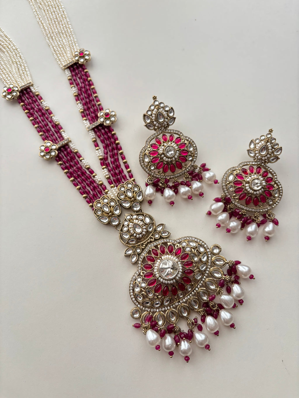 Sakshi Long Haar With Earrings (Dark Pink)