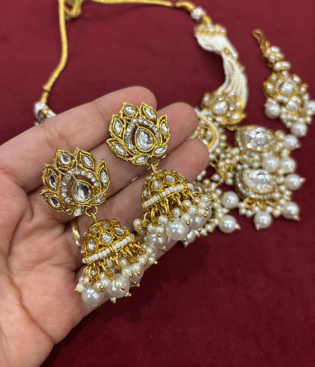 Kajal Choker Set With Mang Tikka & Jhumkas