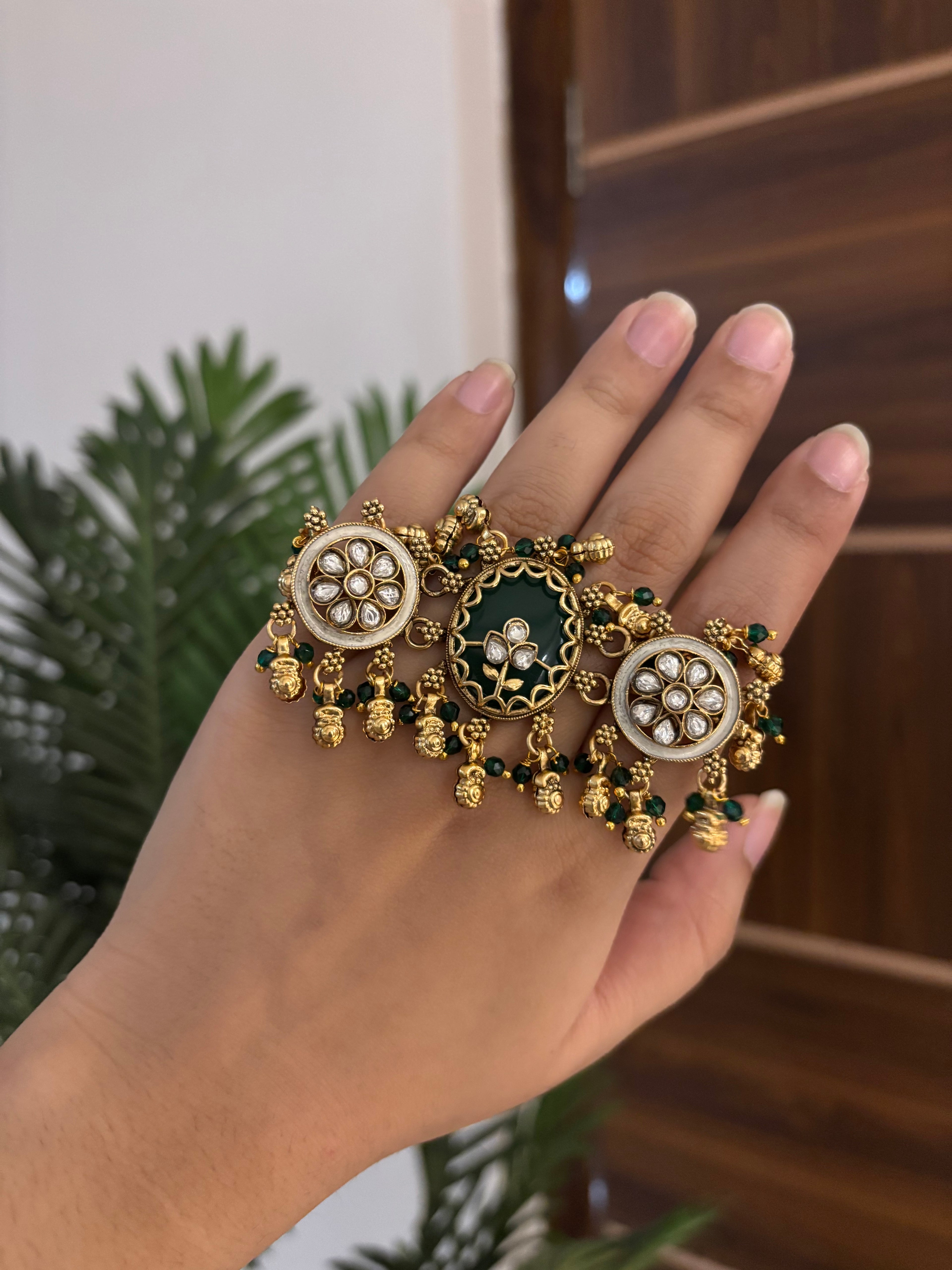 Premium Showstopper Adjustable Heritage Ring ( Green )