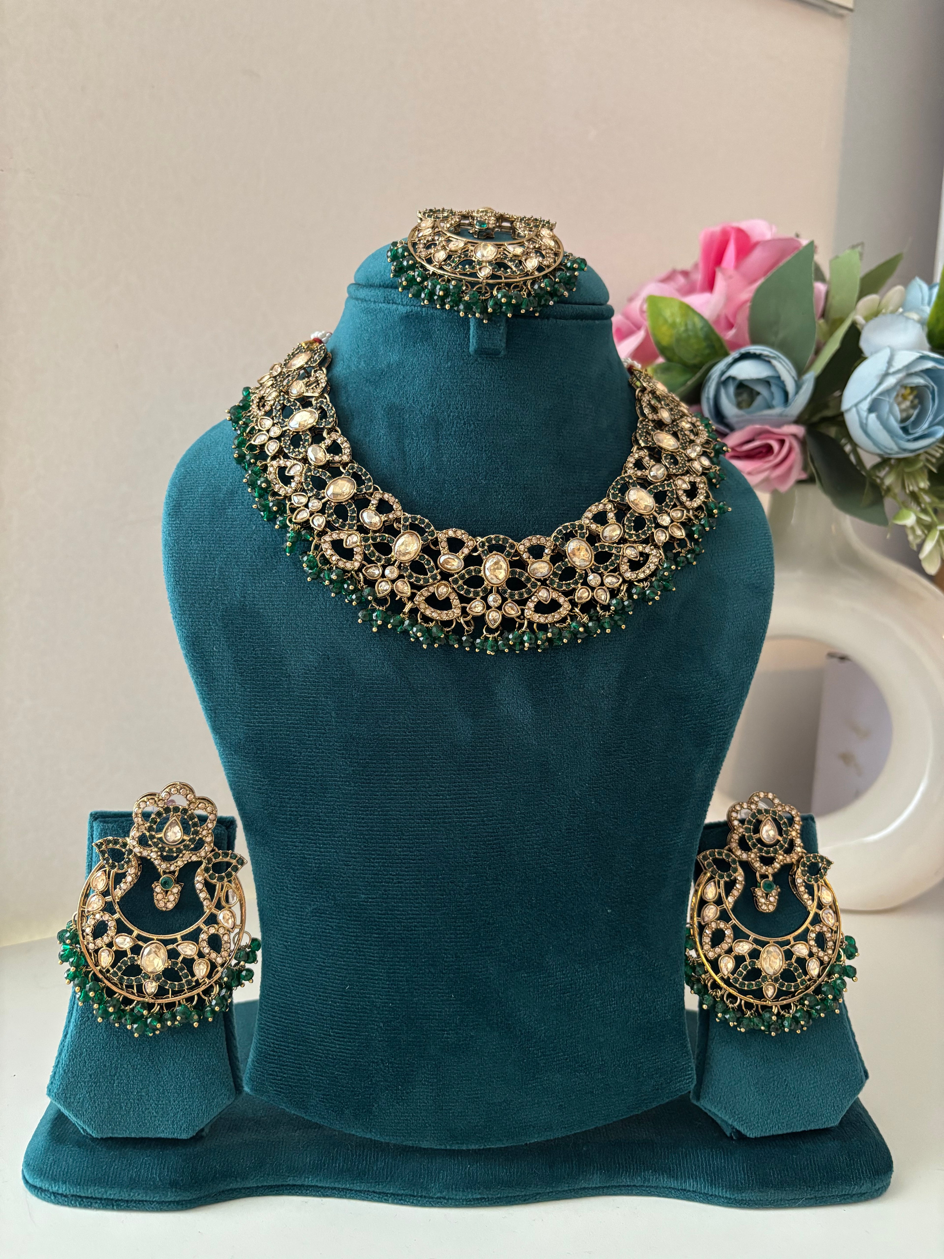 Navida Classy Necklace With Mang Tikka & Chandbali Earrings (Emerald)