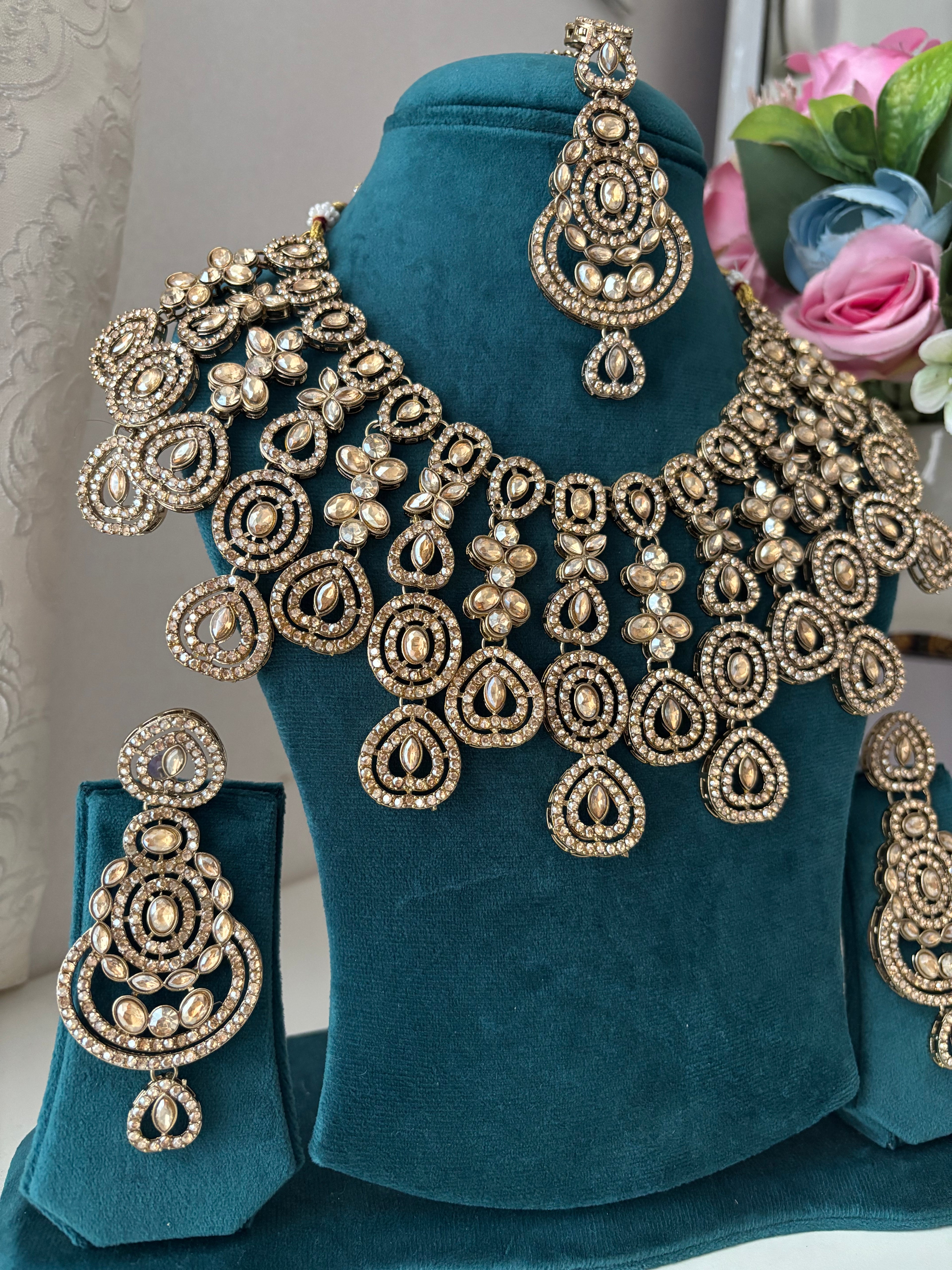 Heavy Look Layer Necklace With Mang Tikka & Long Earrings