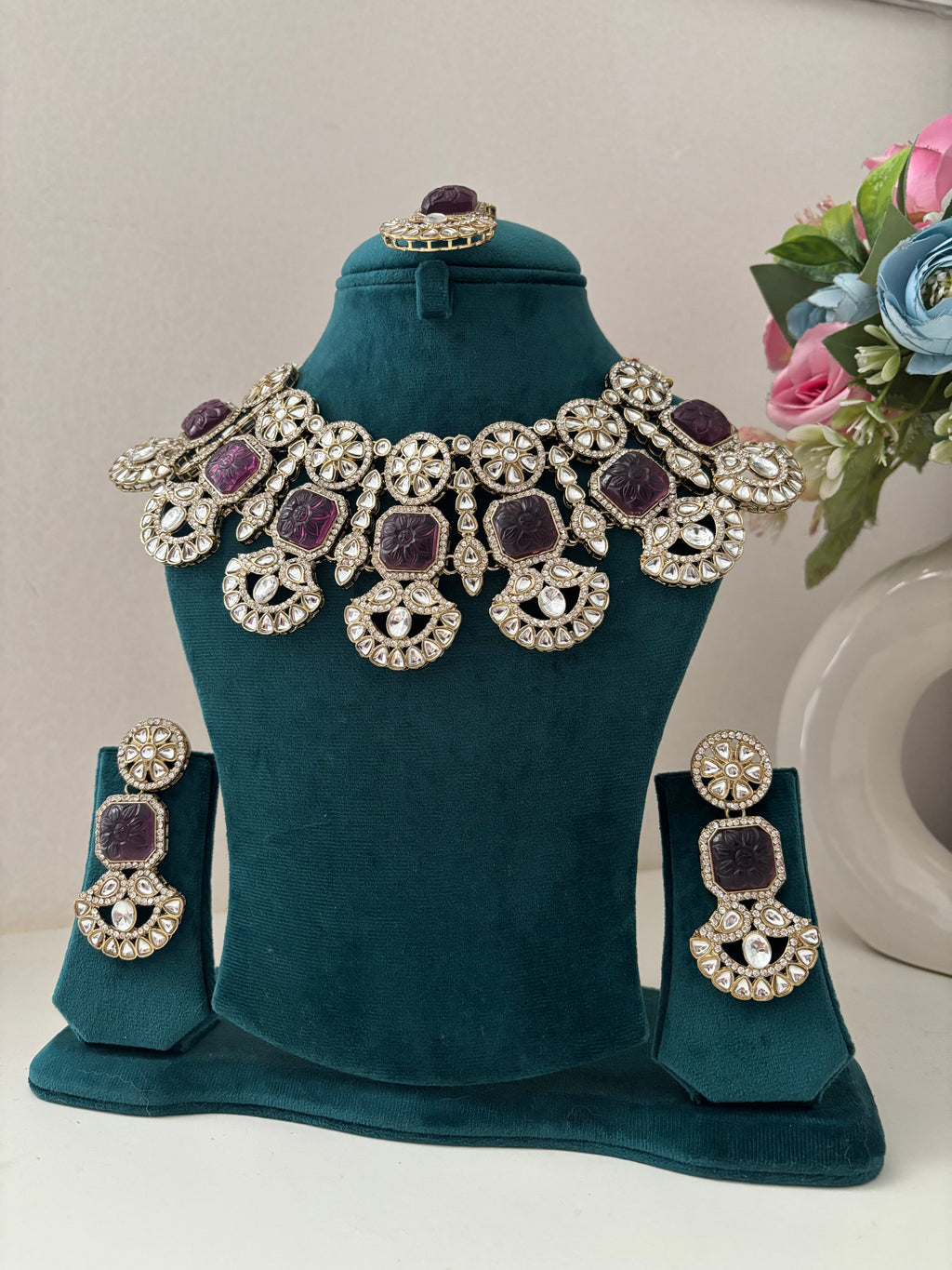 High Quality Designer Kundan Heavy Look Necklace With Mang Tikka & Earrings (Dark Onion)