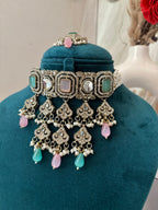 Zoya Layer Necklace With Mang Tikka & Jhumkas (Pink/Mint)