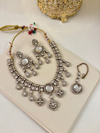 Victoria Necklace With Mang Tikka & Earrings