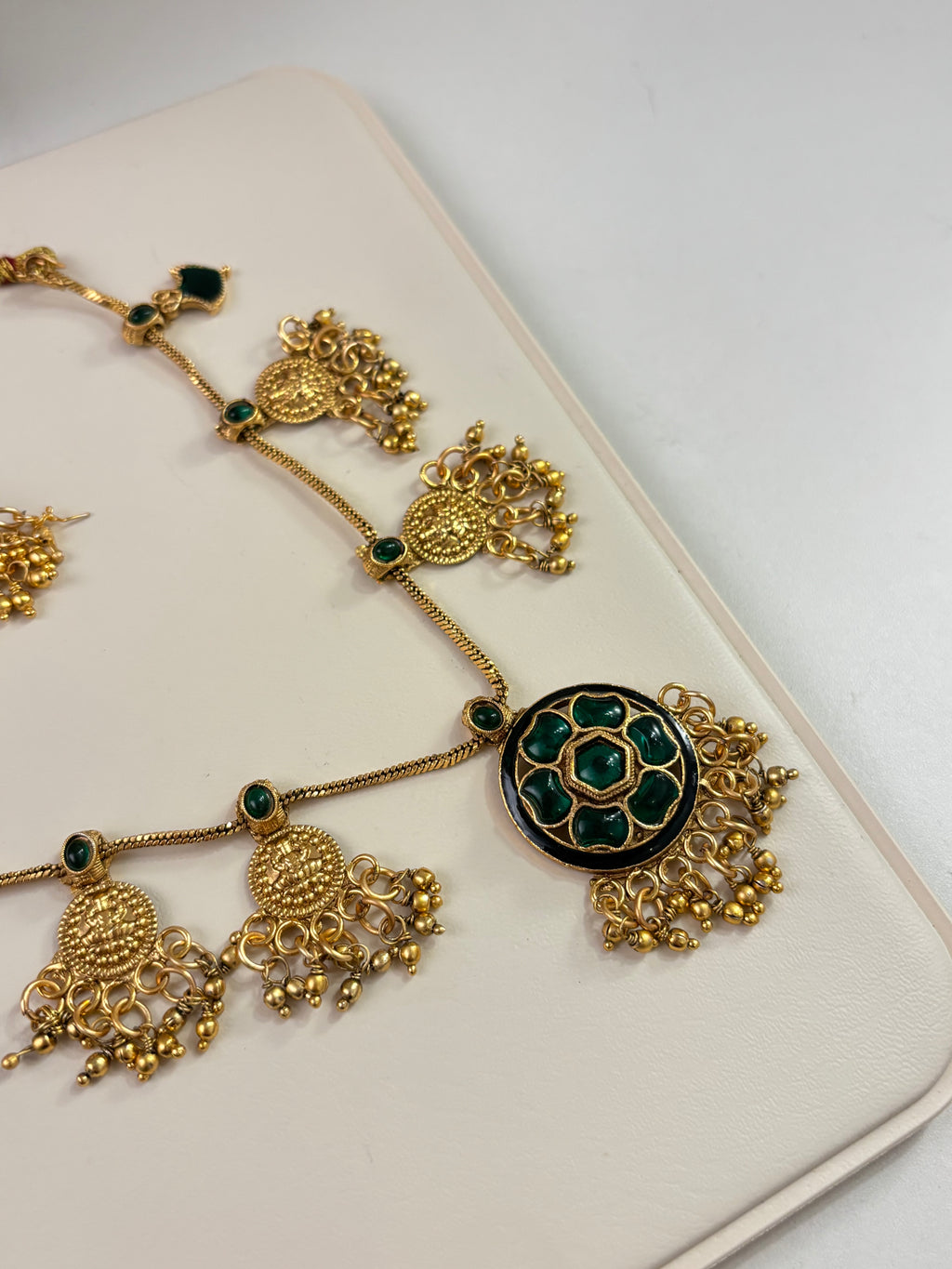Emerald Gold Look Necklace With Earrings