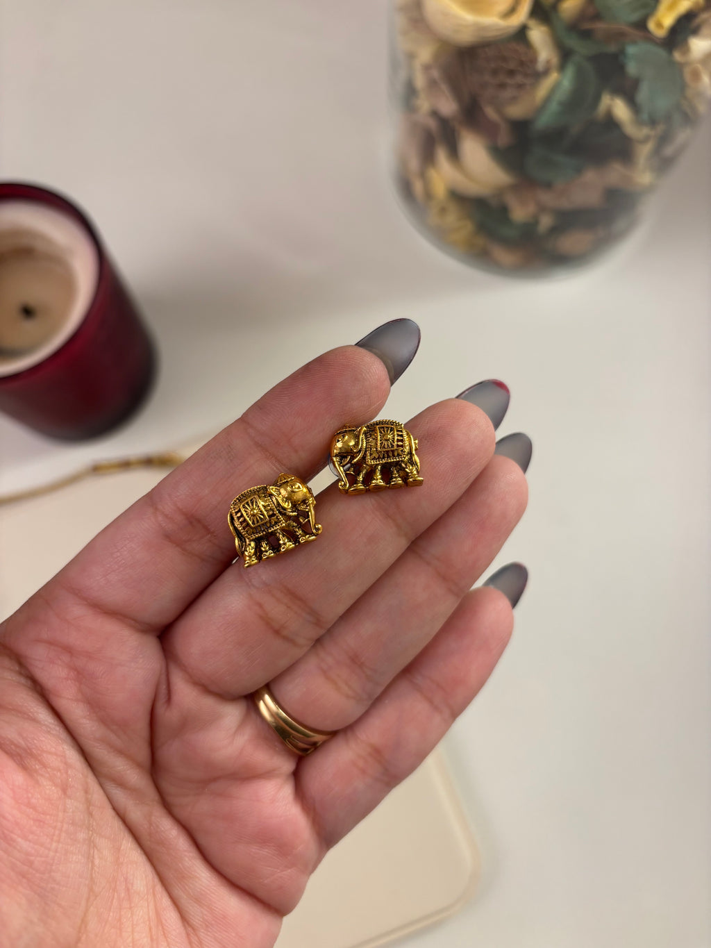 Elephant Necklace With Stud