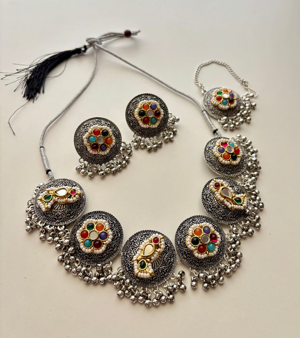 Meenakshi Premium Silver Choker With Mang Tikka & Stud Earrings In Pachi Touch