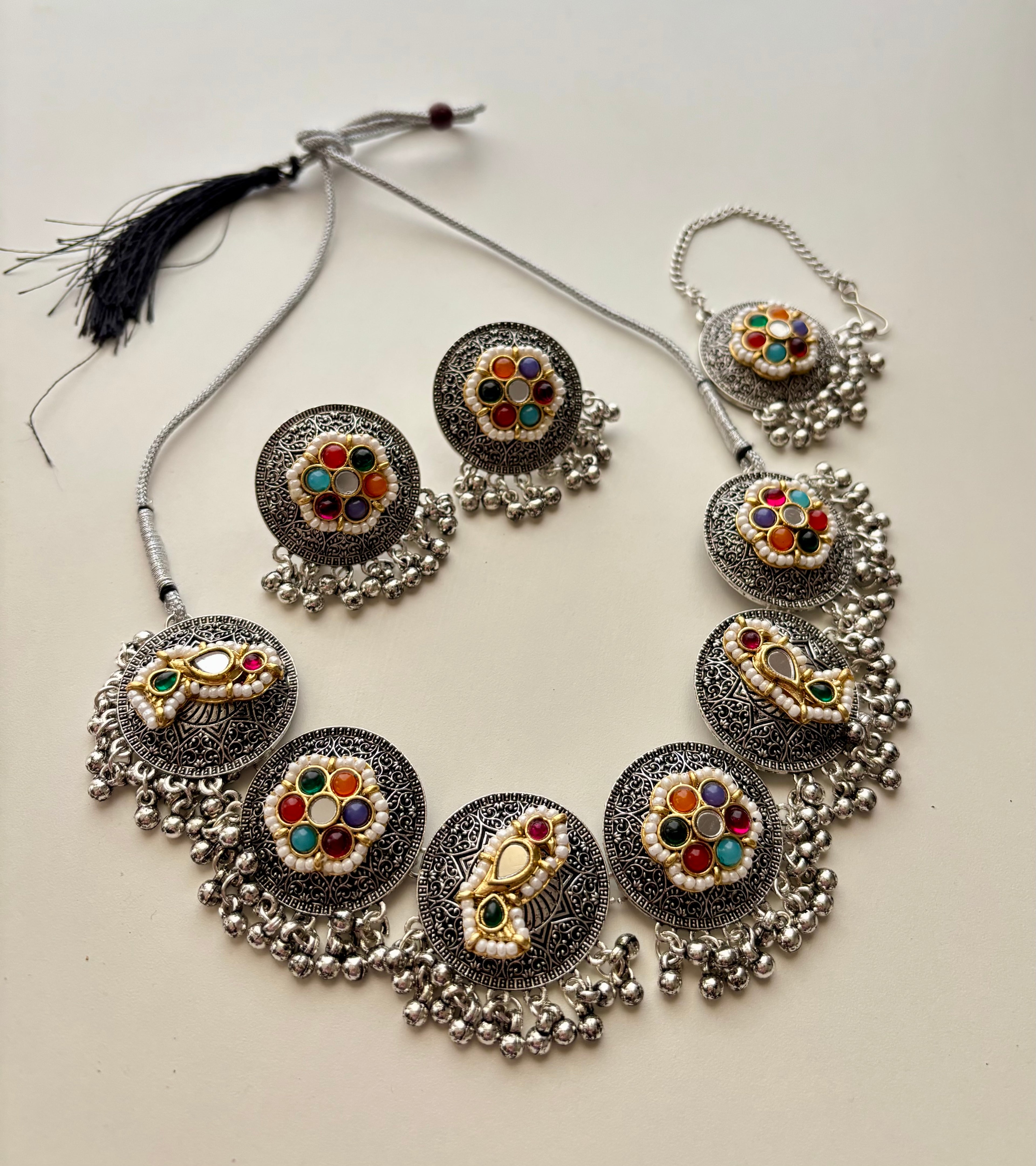 Meenakshi Premium Silver Choker With Mang Tikka & Stud Earrings In Pachi Touch