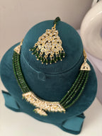 Jadau Emerald Necklace With Mang Tikka & Earrings