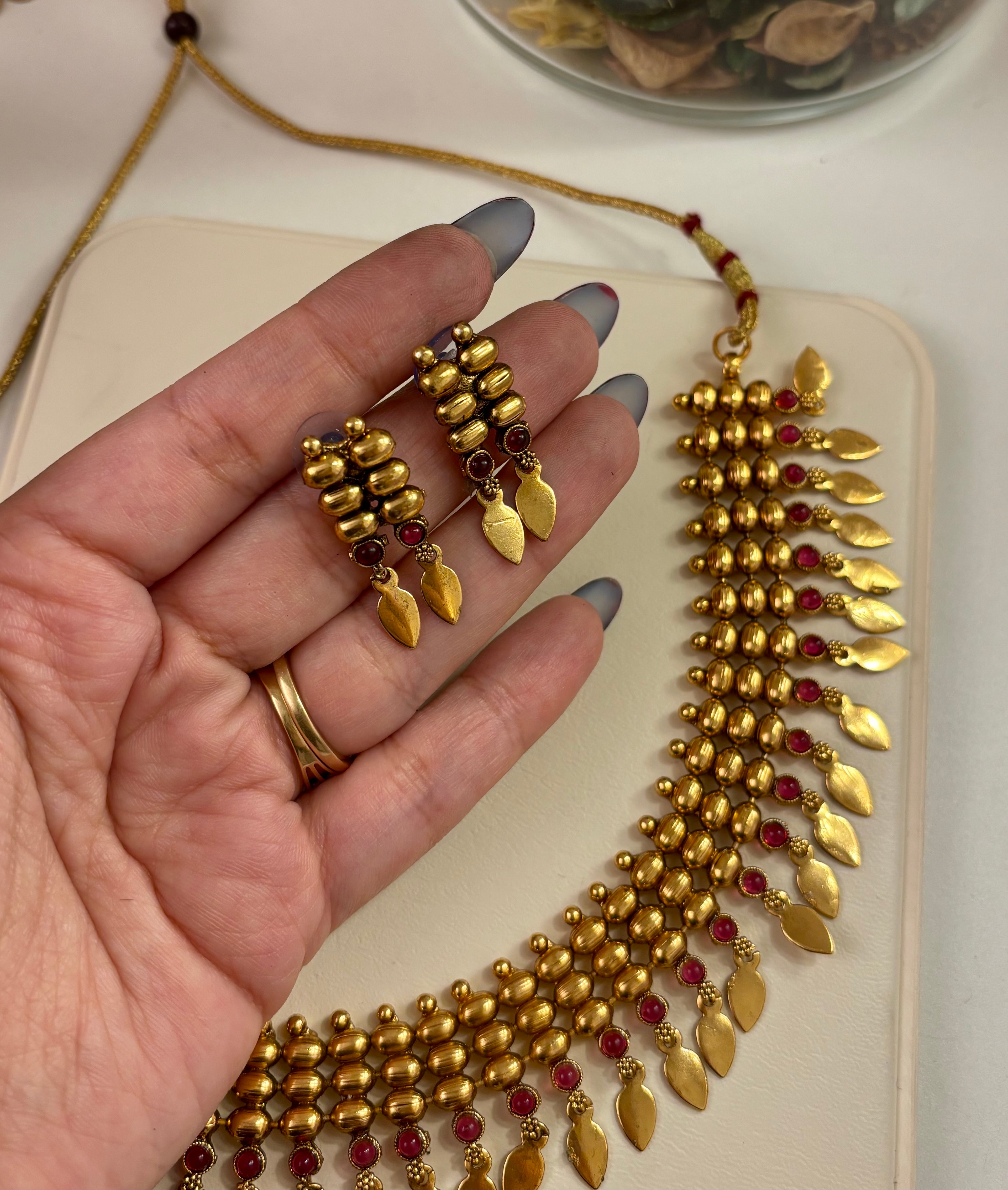Antique Gold Look Like Necklace With Earrings (Ruby)