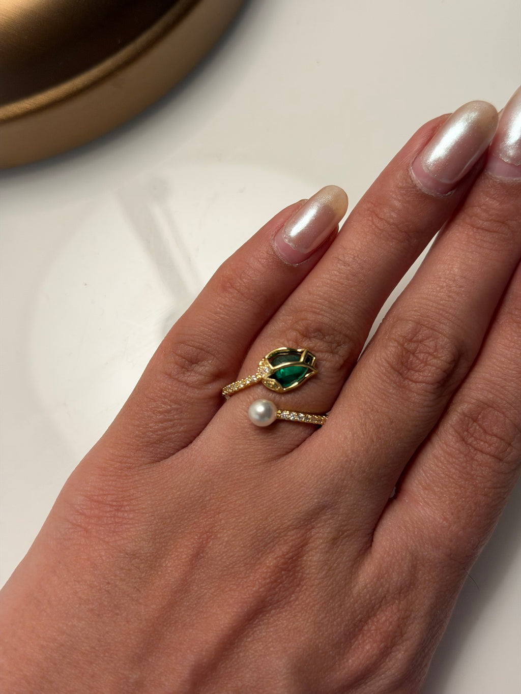 The Oddit Leaf Adjustable Ring