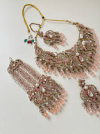 Roshnara Turkish Necklace With Mang Tikka & Earrings Passa (Baby Pink)