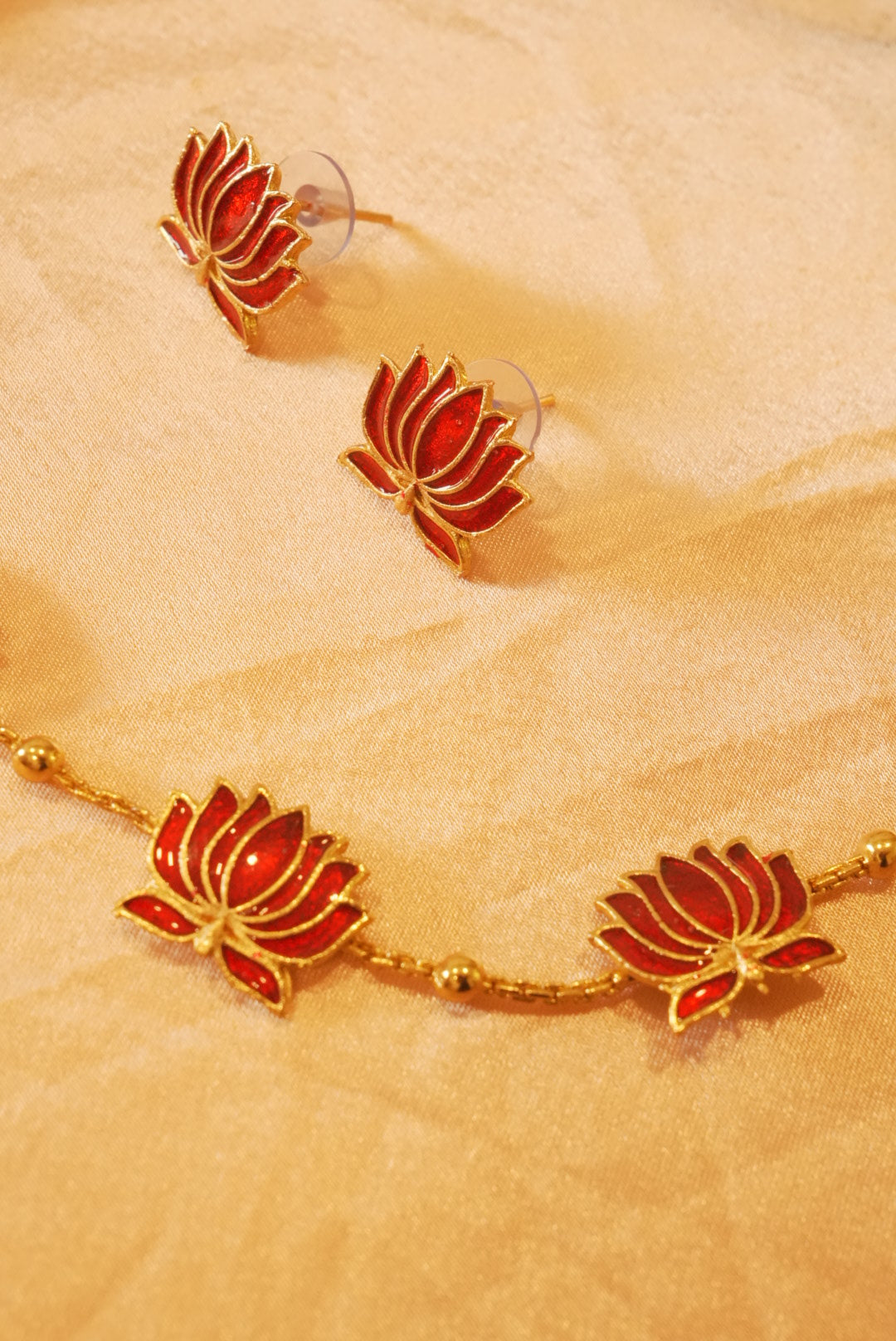 Maroon Lotus Necklace With Stud