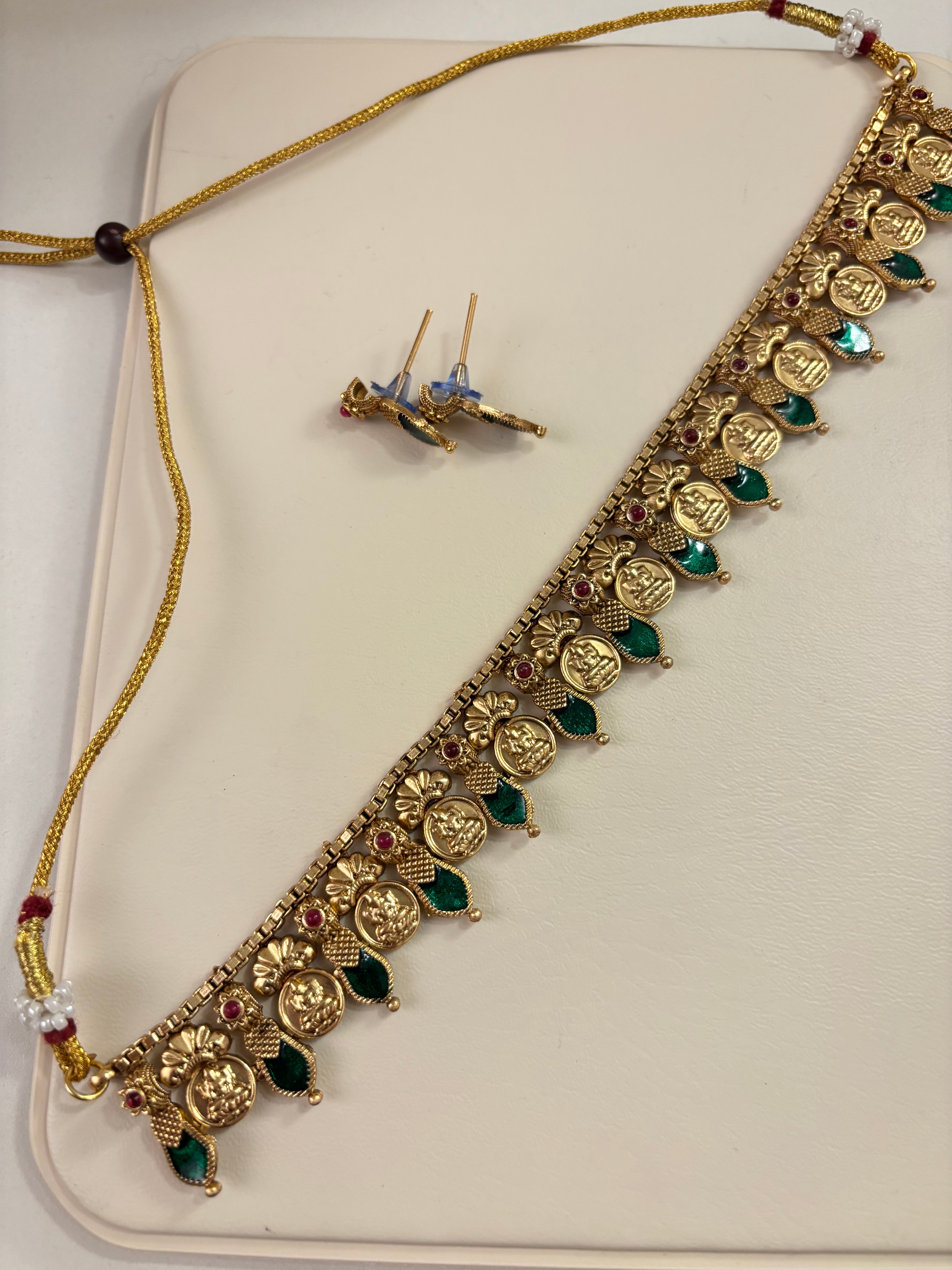 Emerald Laxmi Necklace With Stud