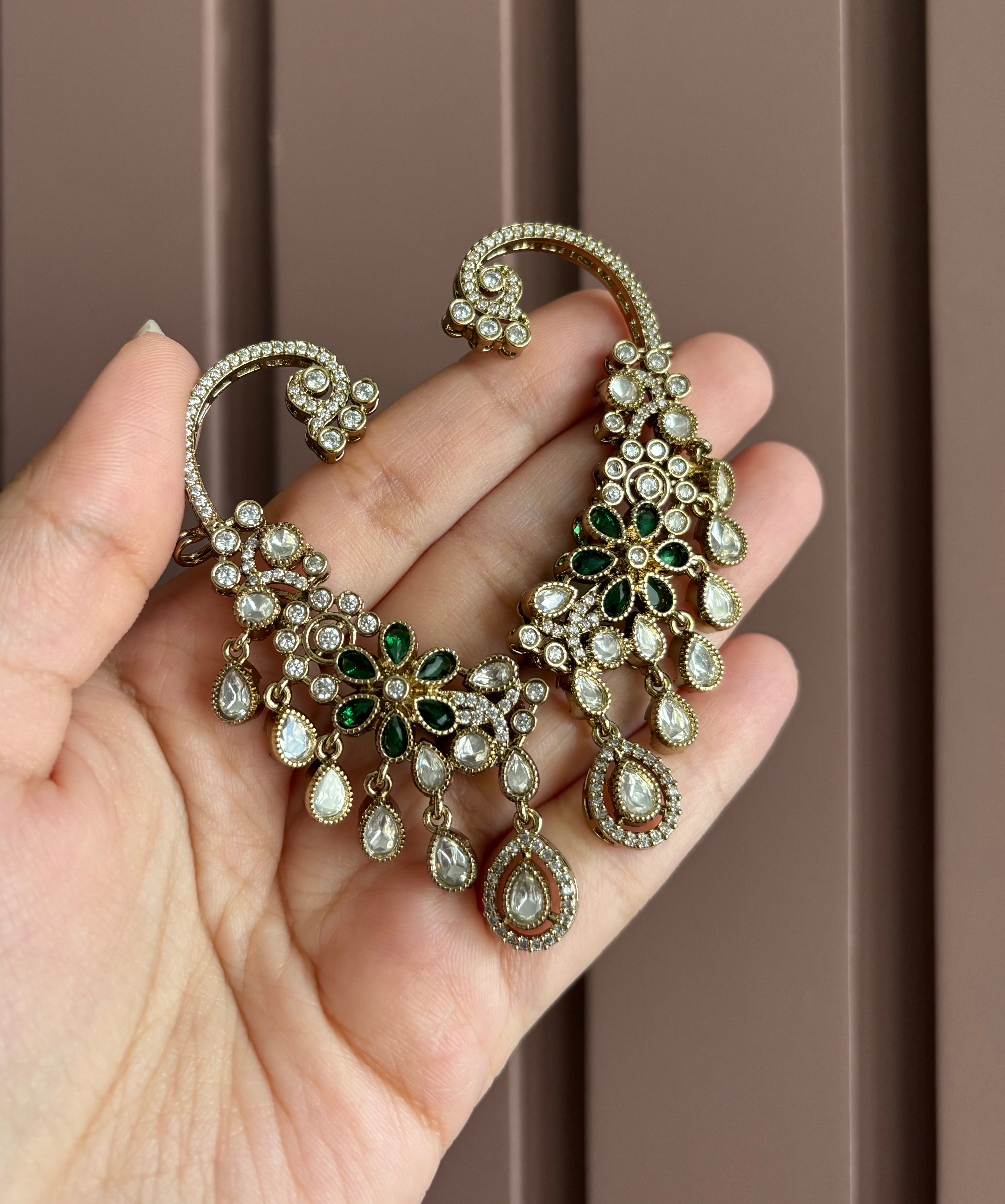 Premium Classy American Diamond & Monazite Work Earcuff (Emerald)