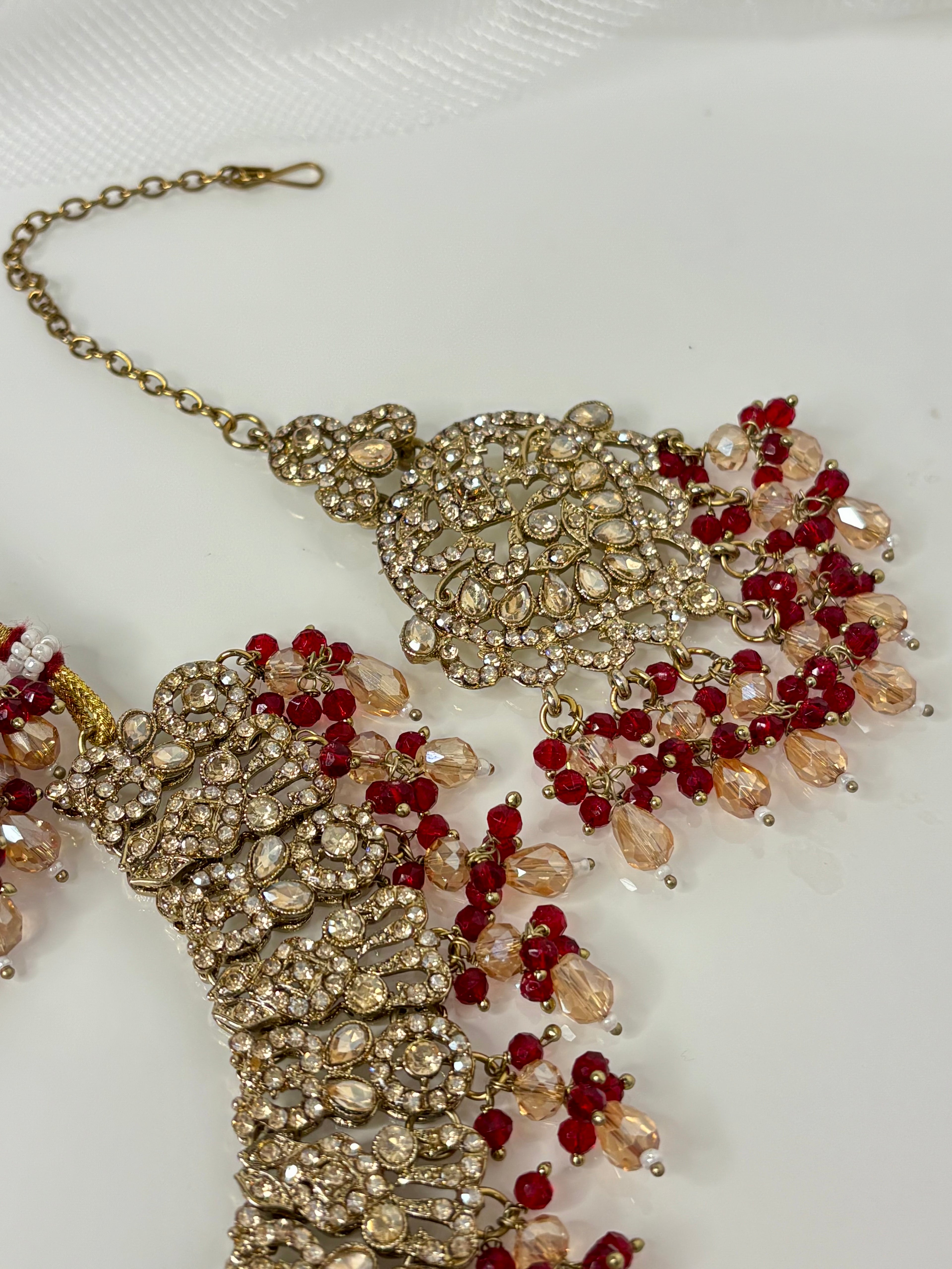 High Quality Designer Classy Necklace With Mang Tikka & Jhumkas ( Red )