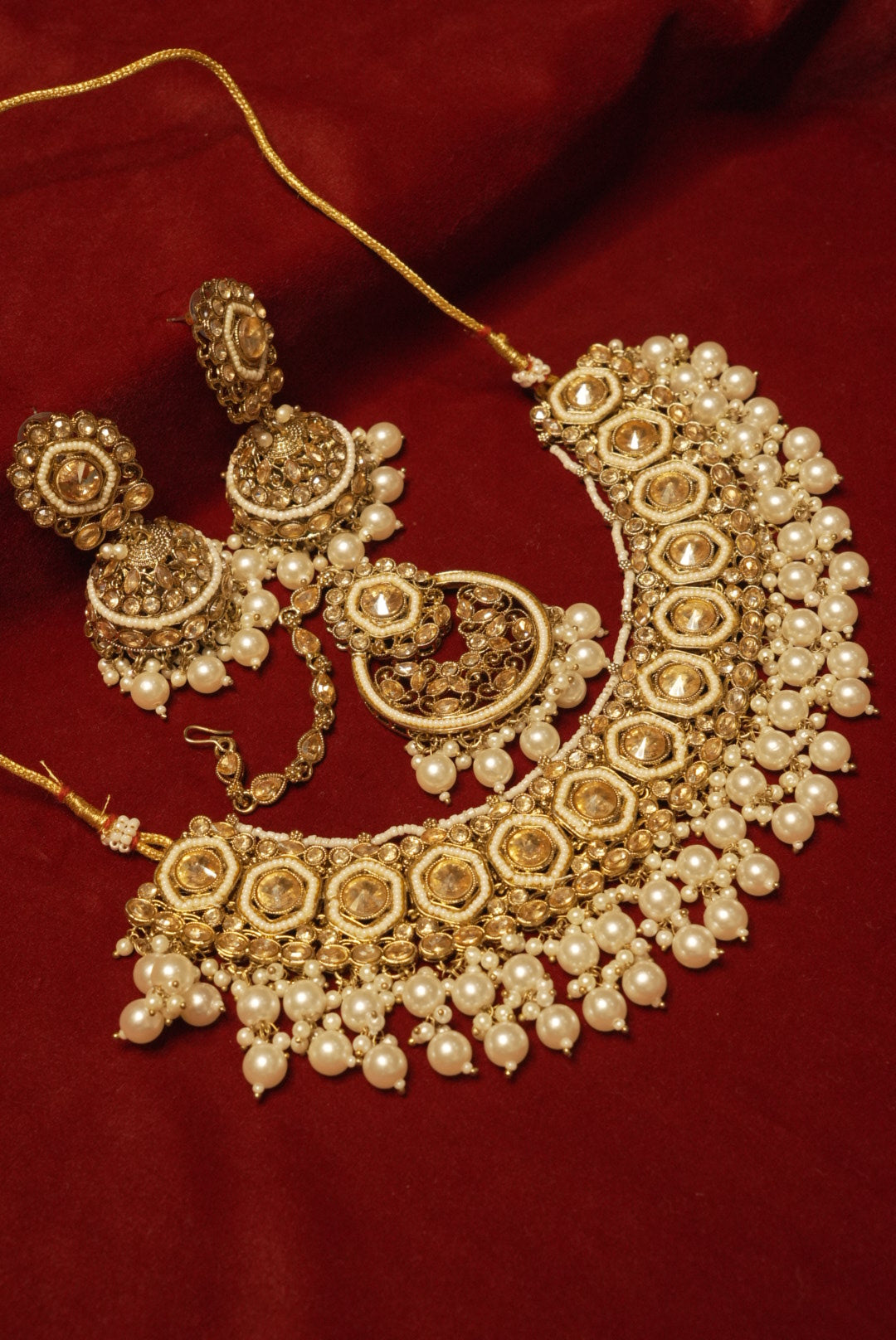 Royal Premium Necklace With Mang Tikka & Jhumkas