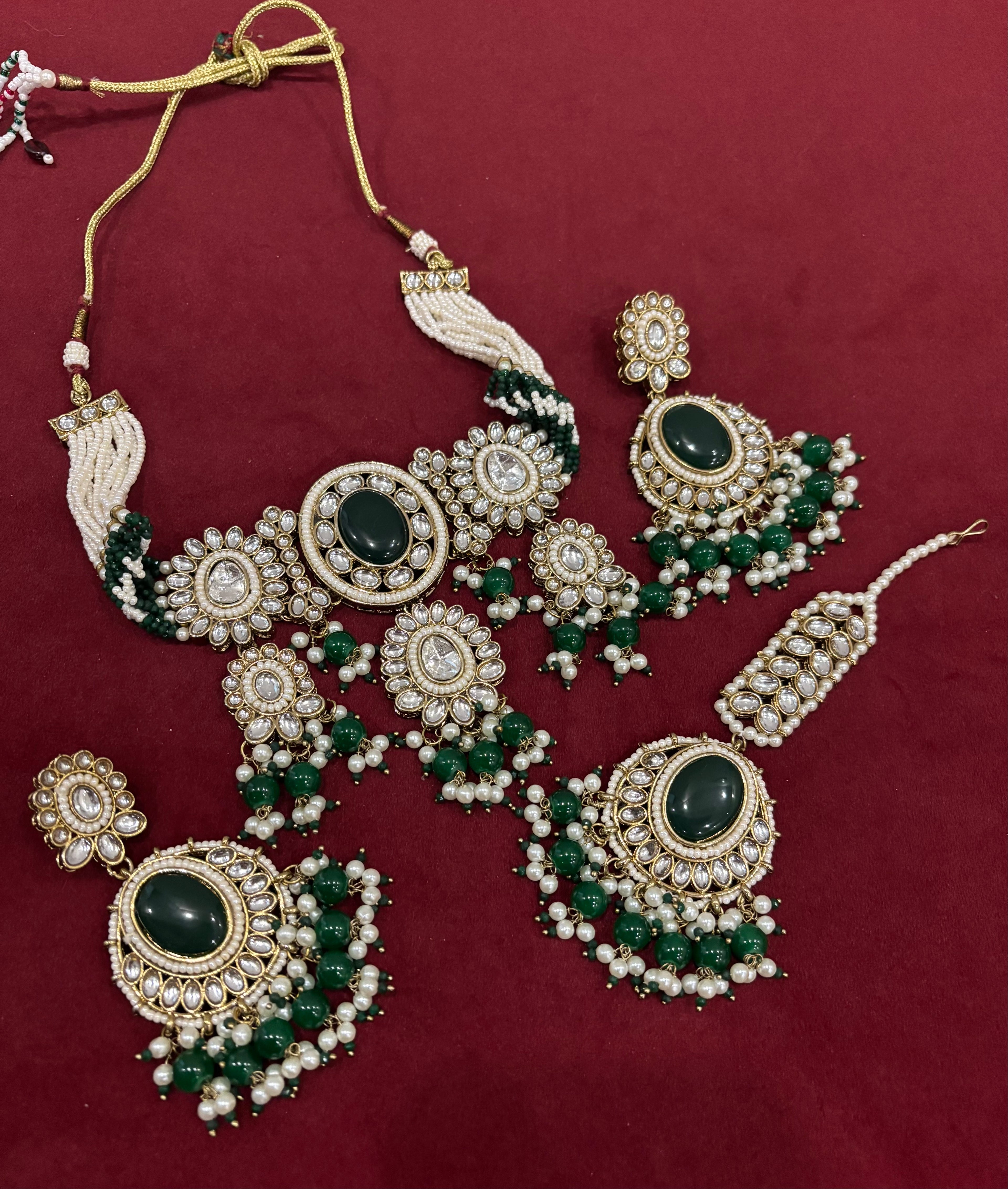 Neeti Green Heavy Look Choker Set With Mang Tikka & Earrings