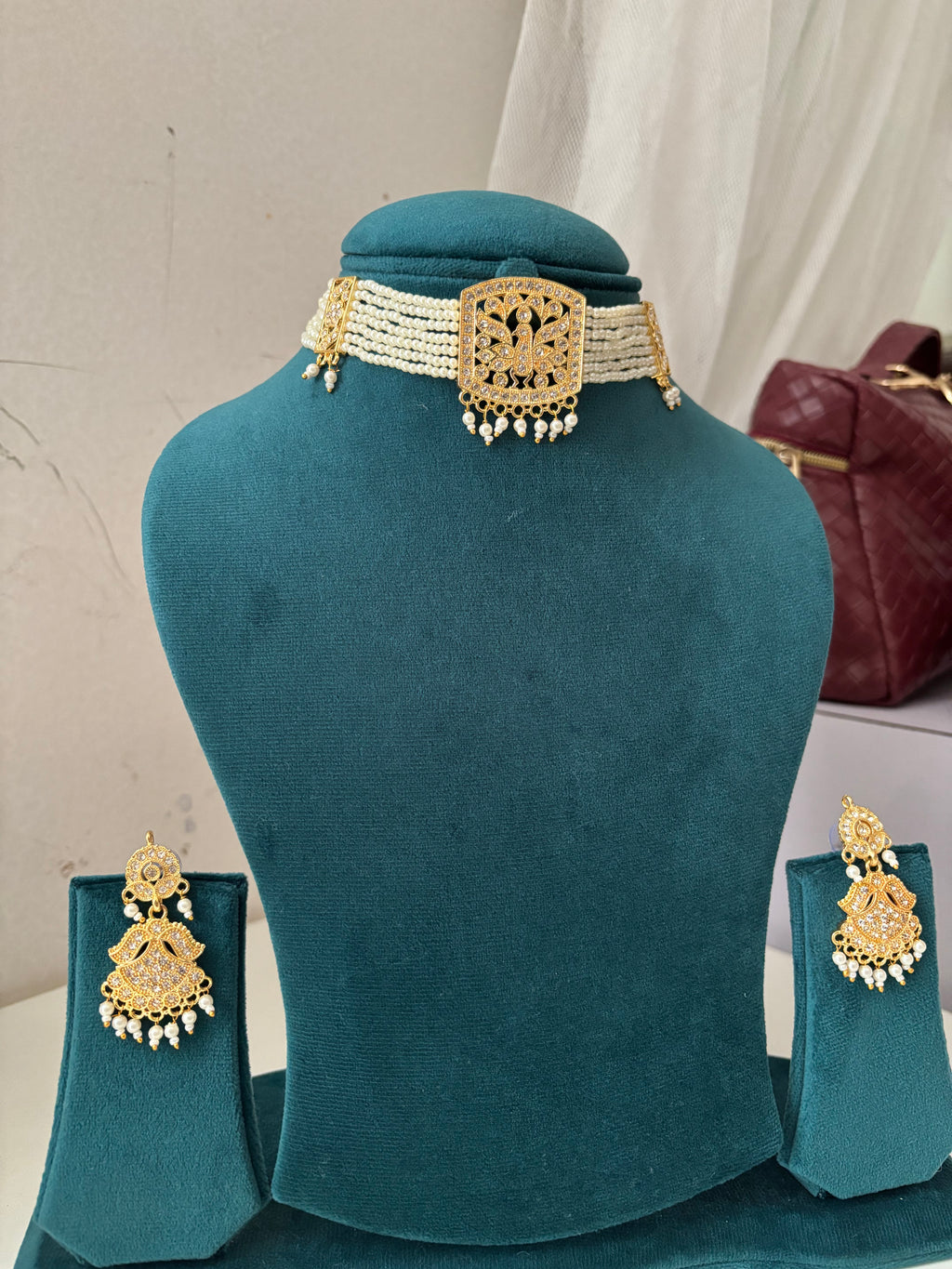 Jadau Choker Set With Earrings (Ivory)