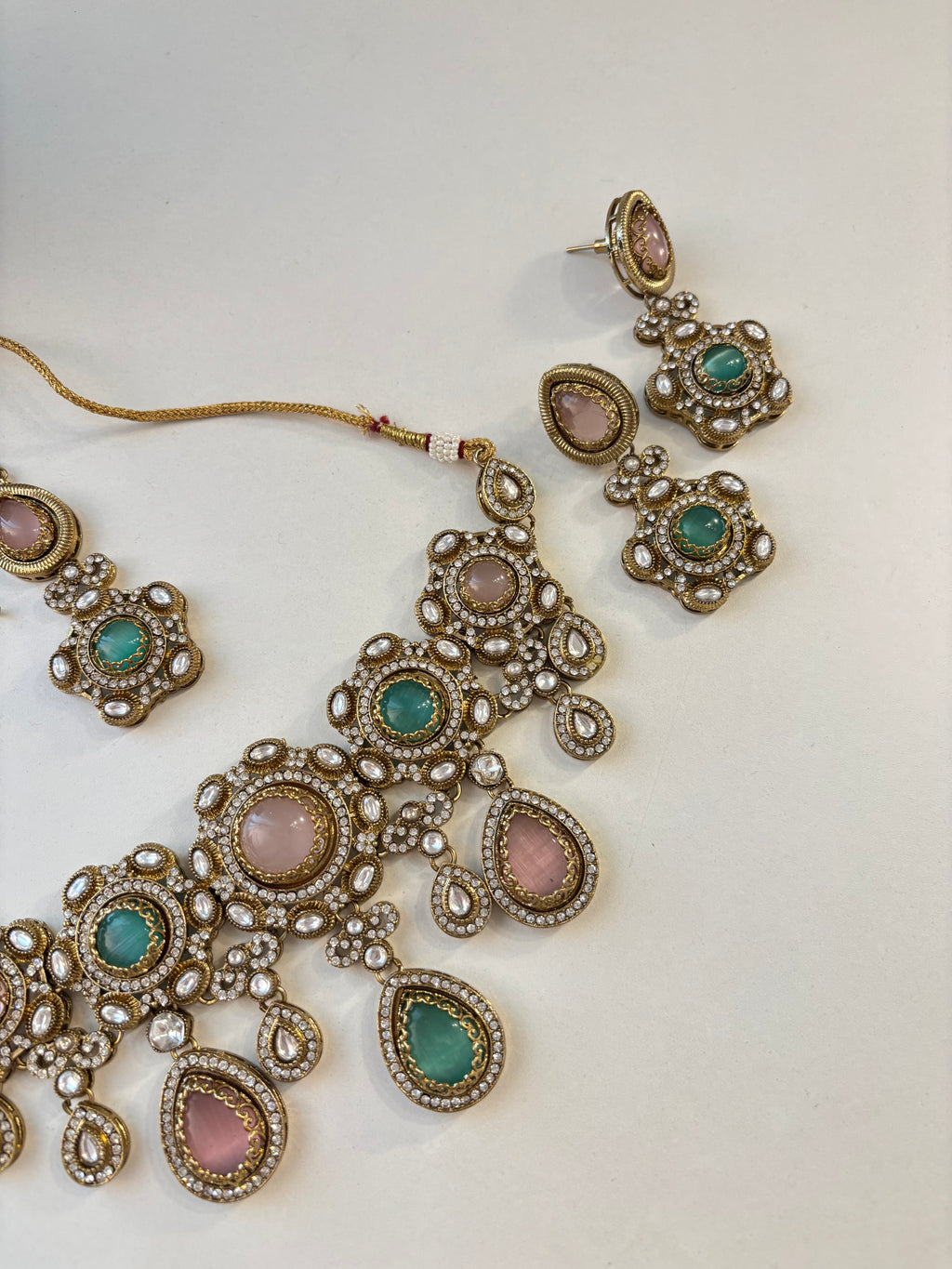 Princess Jasmine Turkish Necklace With Mang Tikka & Earrings (Pink & Mint)