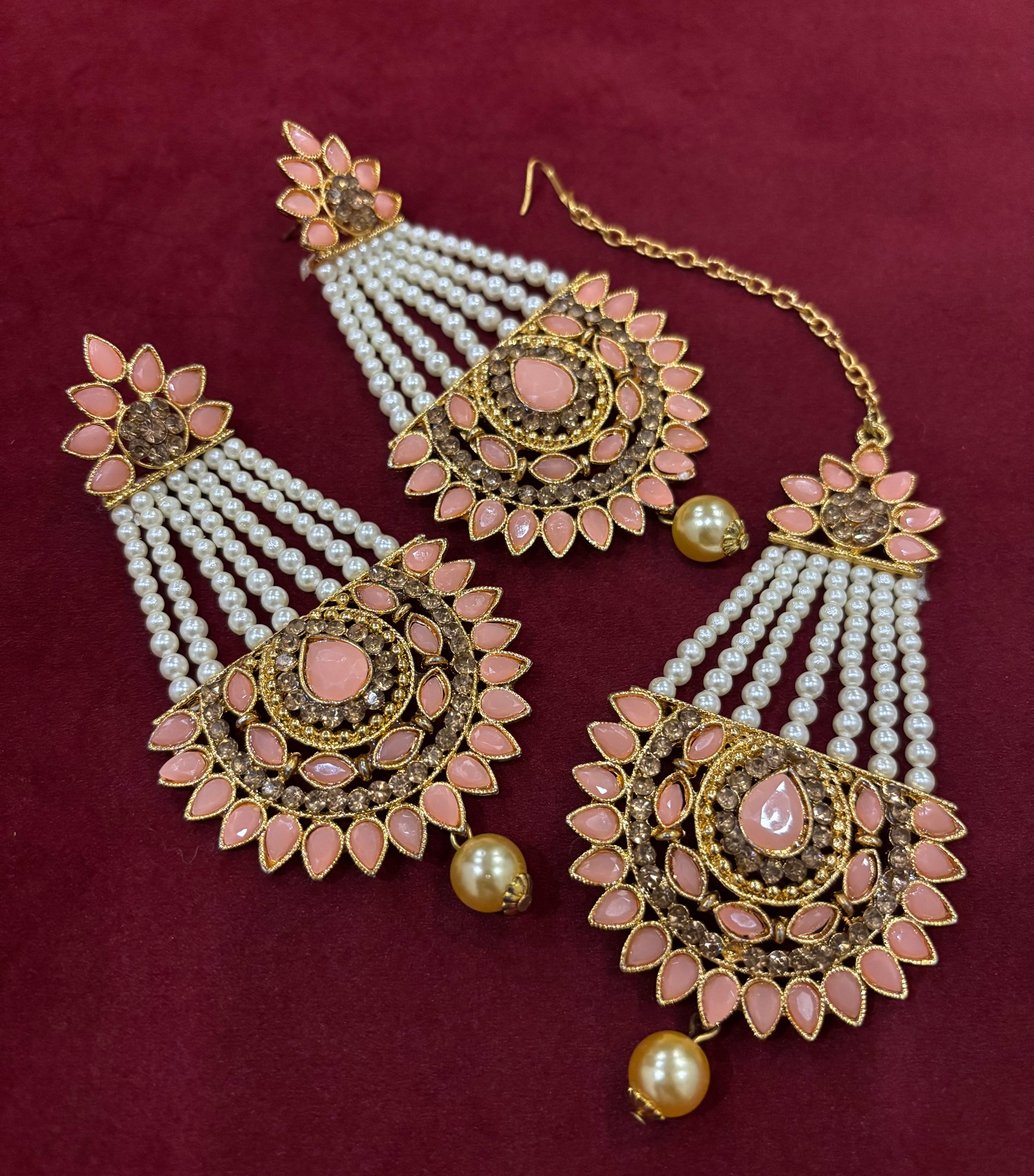 Peach Mang Tikka With Long Earrings