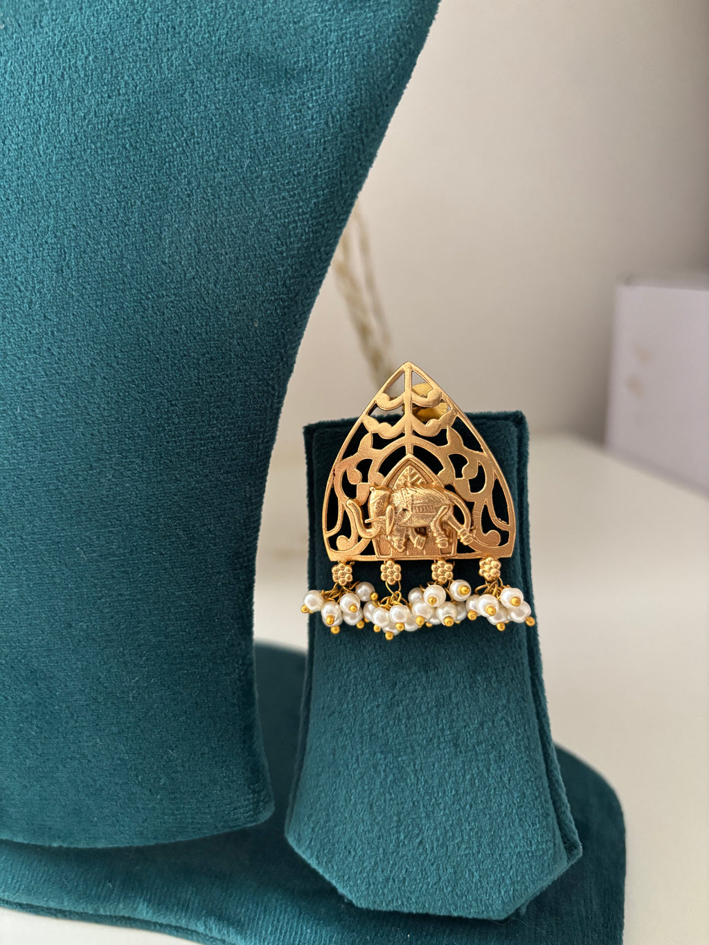 Gold Look Like Brass Premium Choker With Earrings