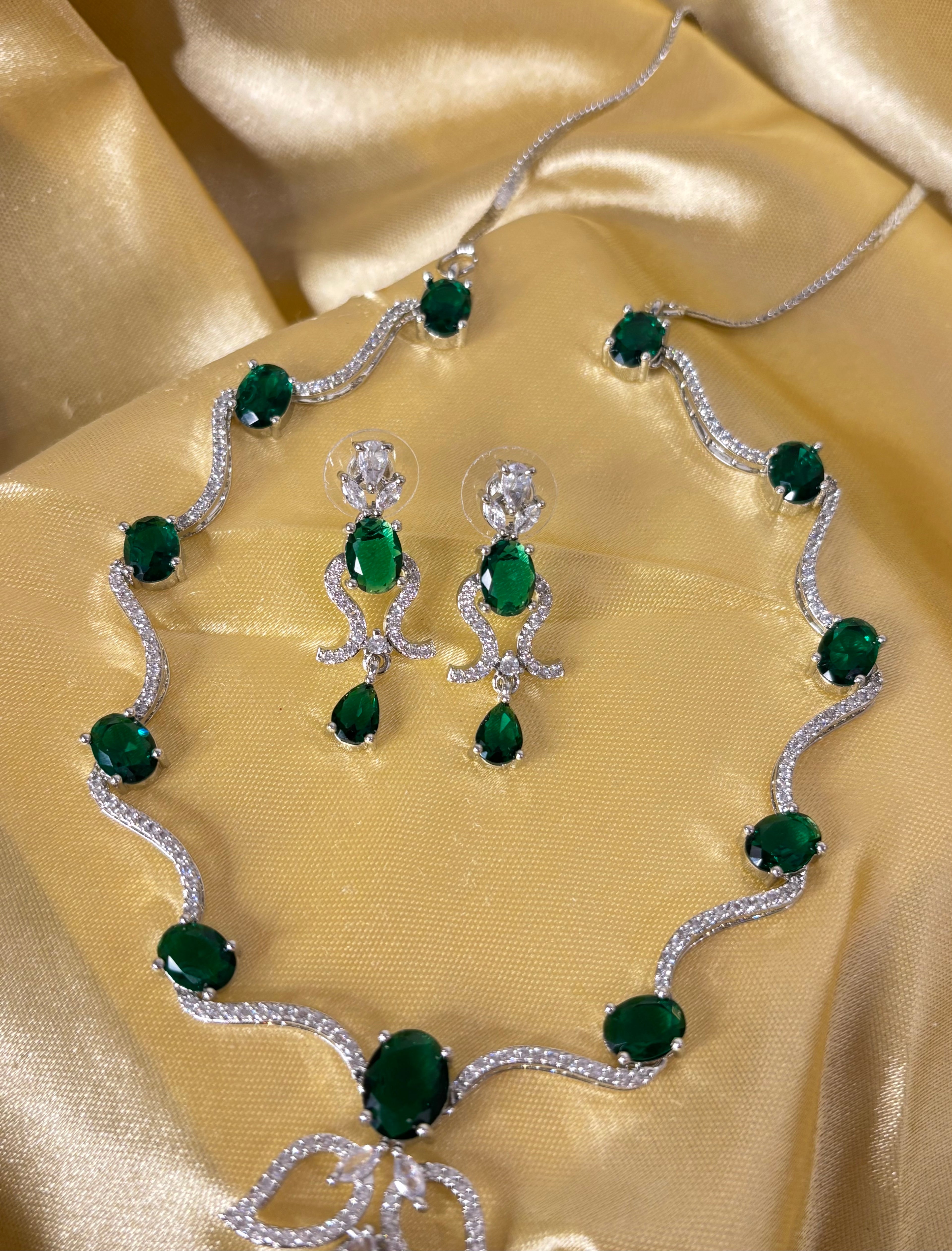 Angel American Diamond Sleek Necklace With Earrings (Emerald)