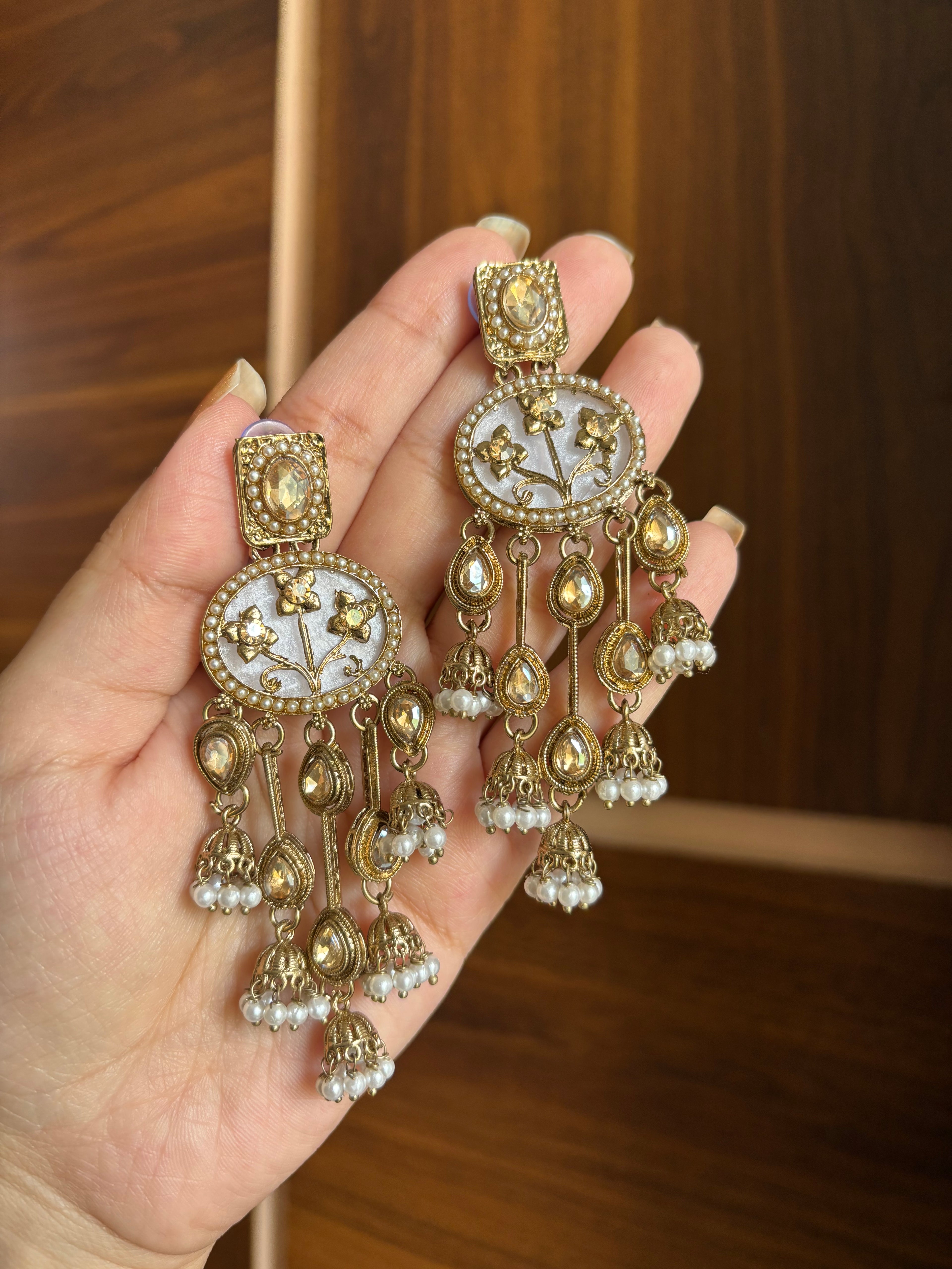 Hetal Oval Ivory Earrings